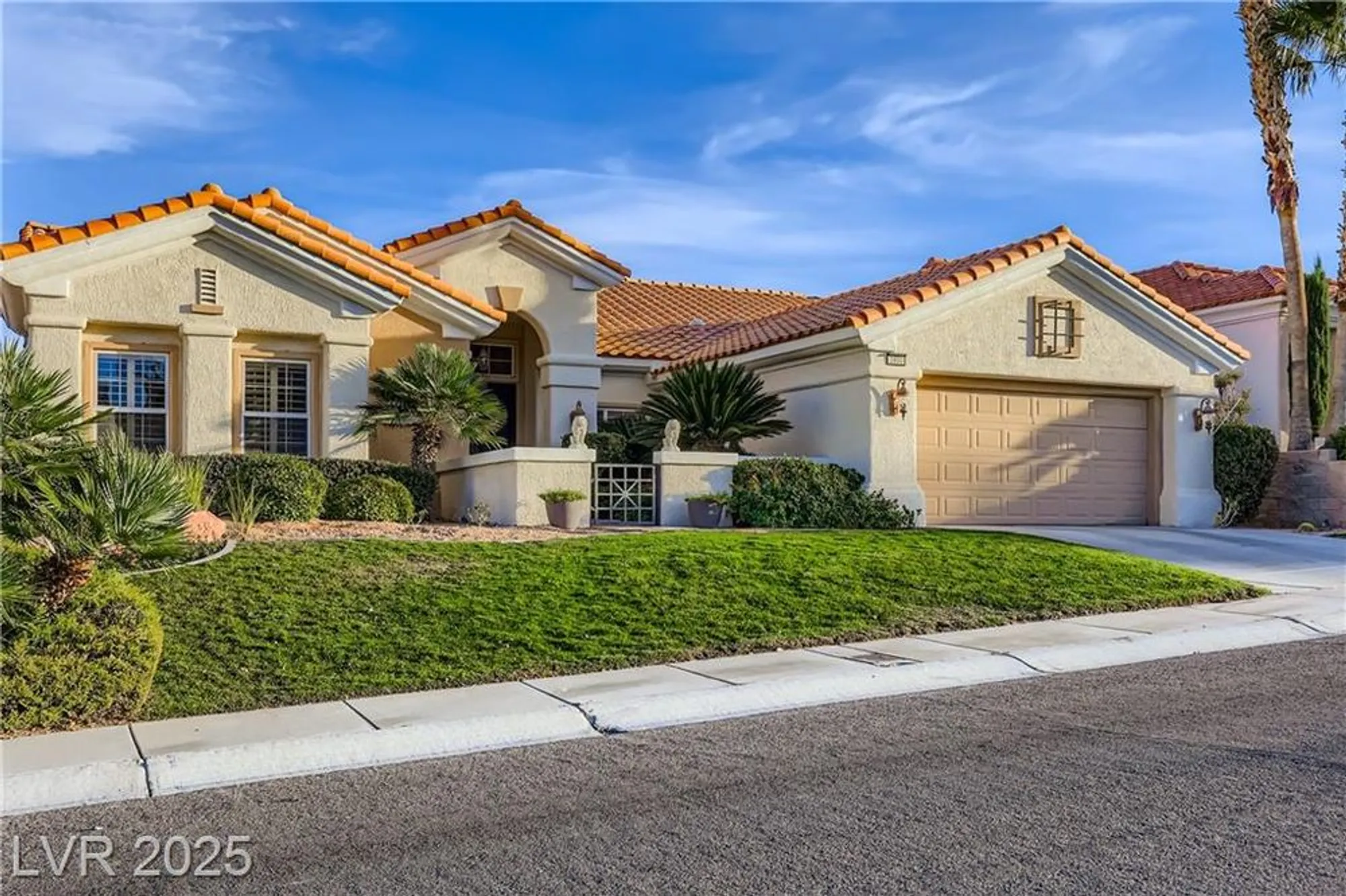 Property Slideshow image 25 of 35 | 2800 darby falls dr, Las Vegas, NV, 89134