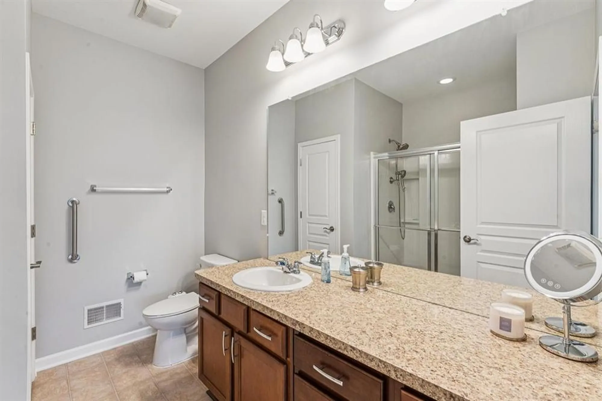 Property Slideshow image 17 of 60 | 9411 saint andrews dr, Grand Blanc, MI, 48439