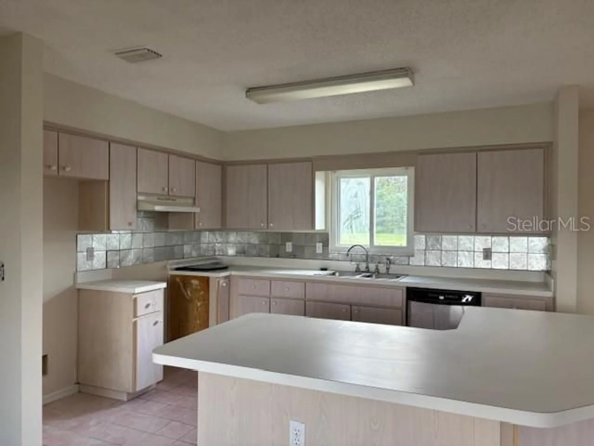 Property Slideshow image 10 of 19 | 17738 se 95th cir, Summerfield, FL, 34491