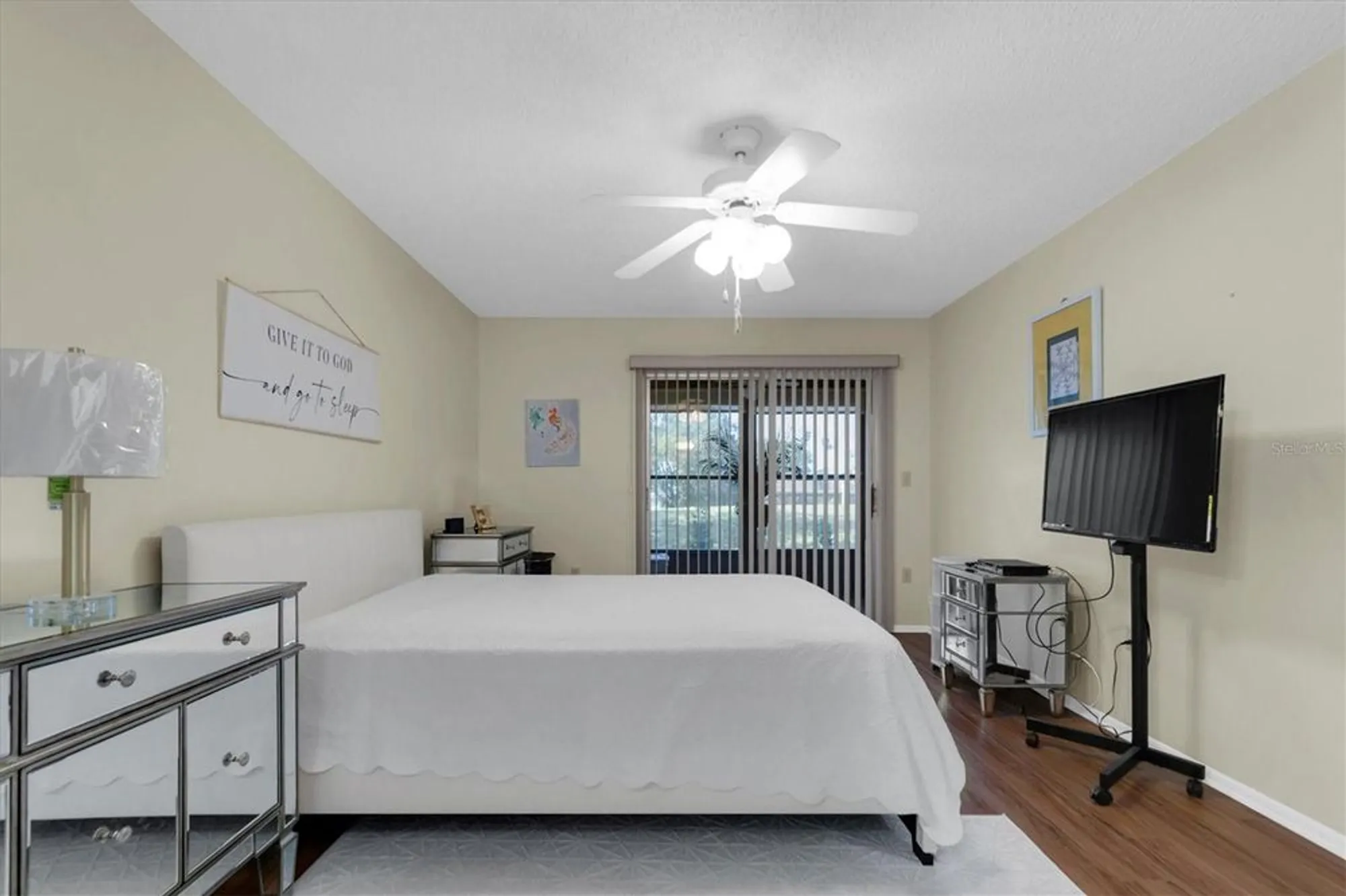 Property Slideshow image 15 of 38 | 11311 dollar lake dr apt 6, Port Richey, FL, 34668