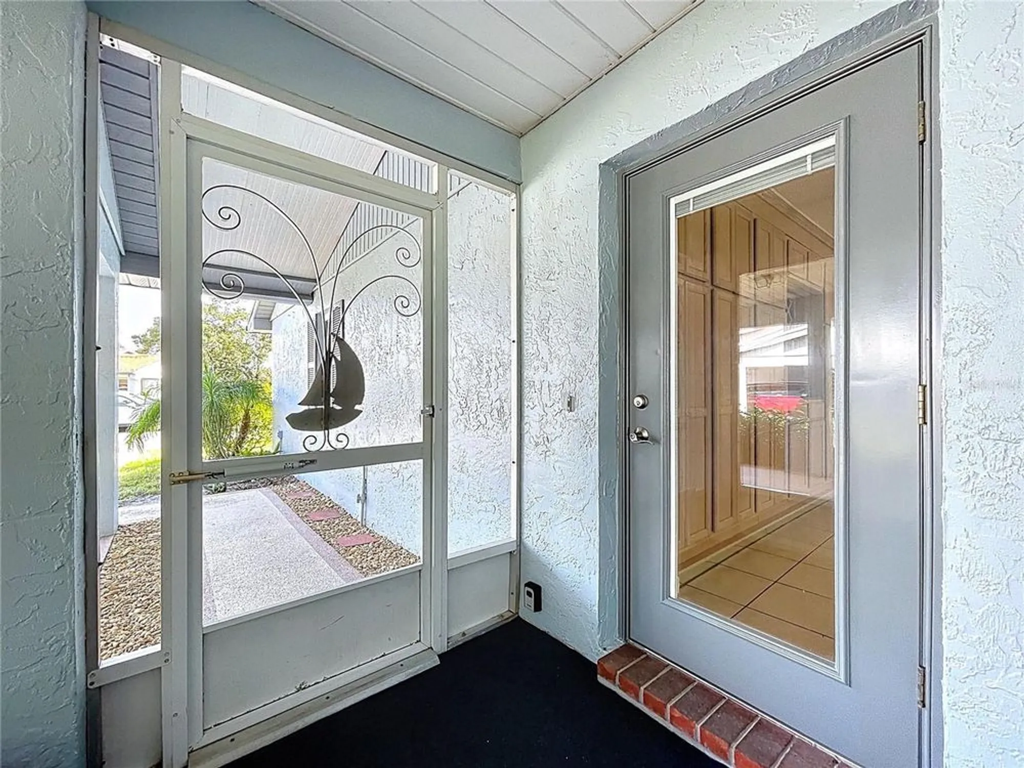 Property Slideshow image 7 of 67 | 505 foxglove cir b, Sun City Center, FL, 33573