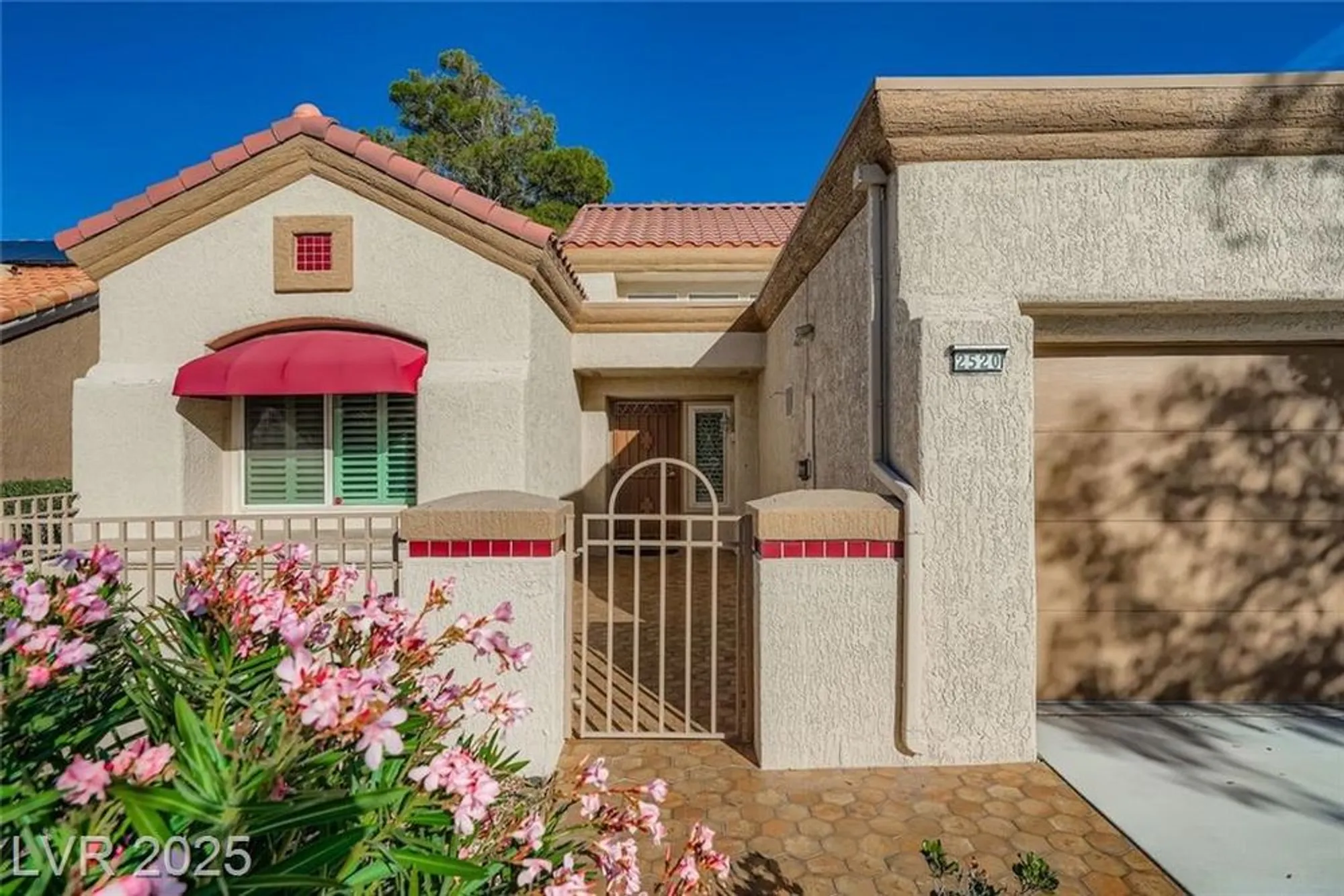 Property Slideshow image 4 of 26 | 2520 palmridge dr, Las Vegas, NV, 89134