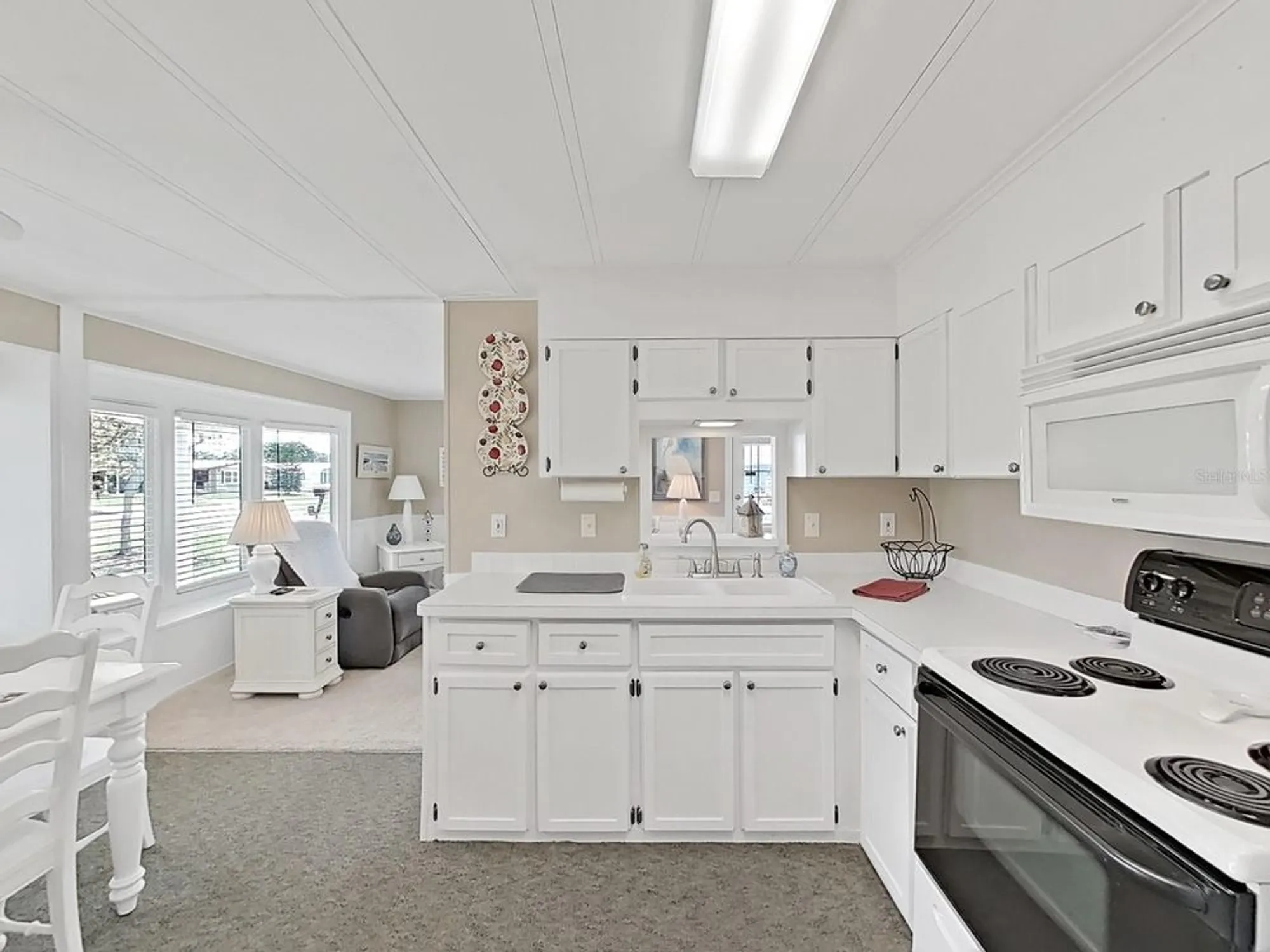 Property Slideshow image 21 of 48 | 4859 foxwood blvd, Lakeland, FL, 33810