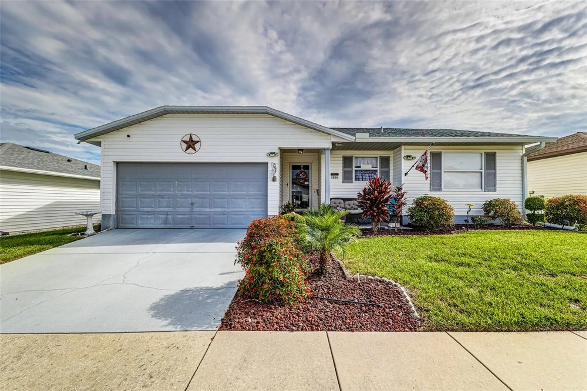 Property Slideshow image 1 of 29 | 1836 prairie dunes cir, Lakeland, FL, 33810
