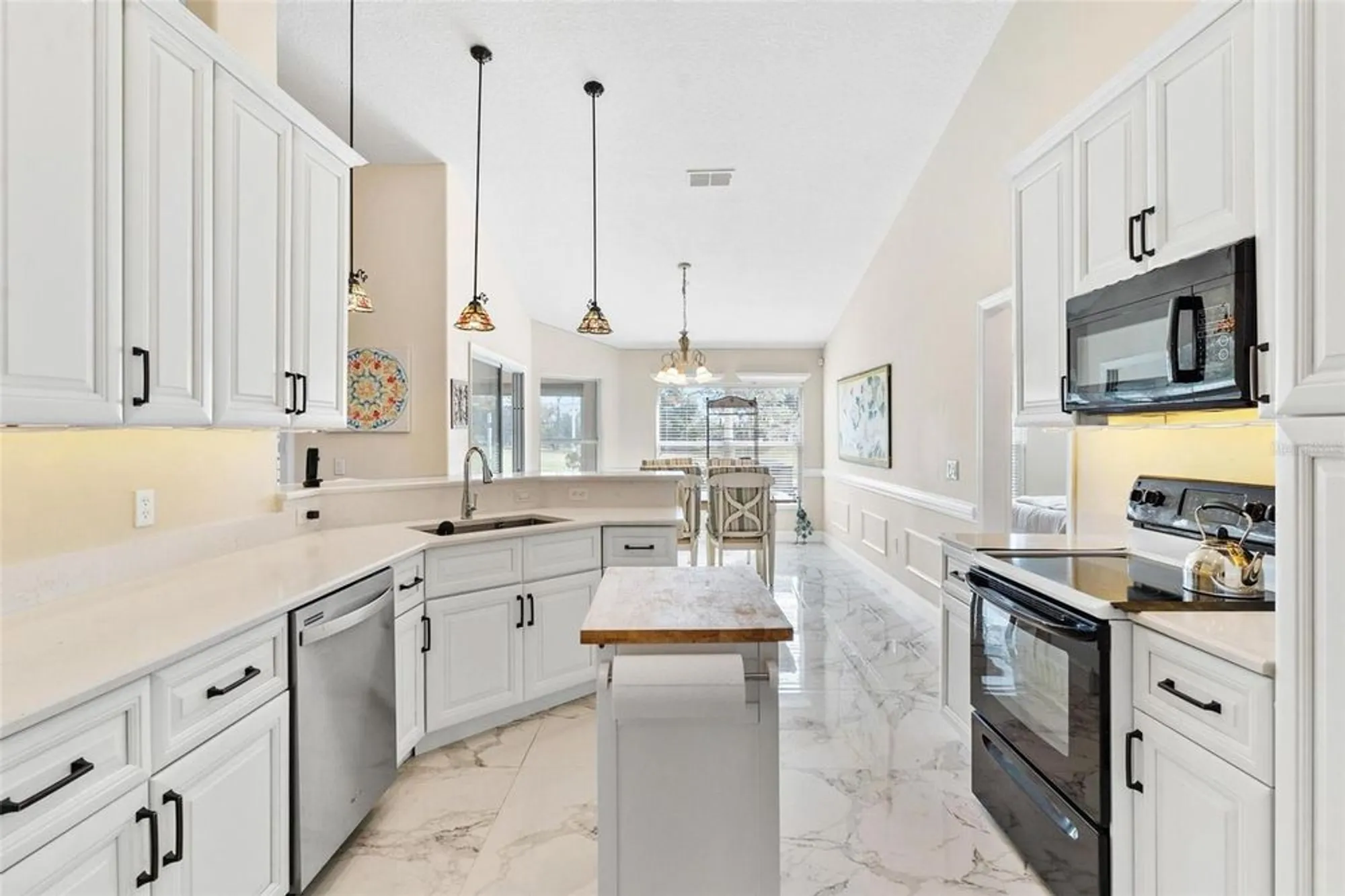 Property Slideshow image 14 of 66 | 39320 harbor hills blvd, Lady Lake, FL, 32159