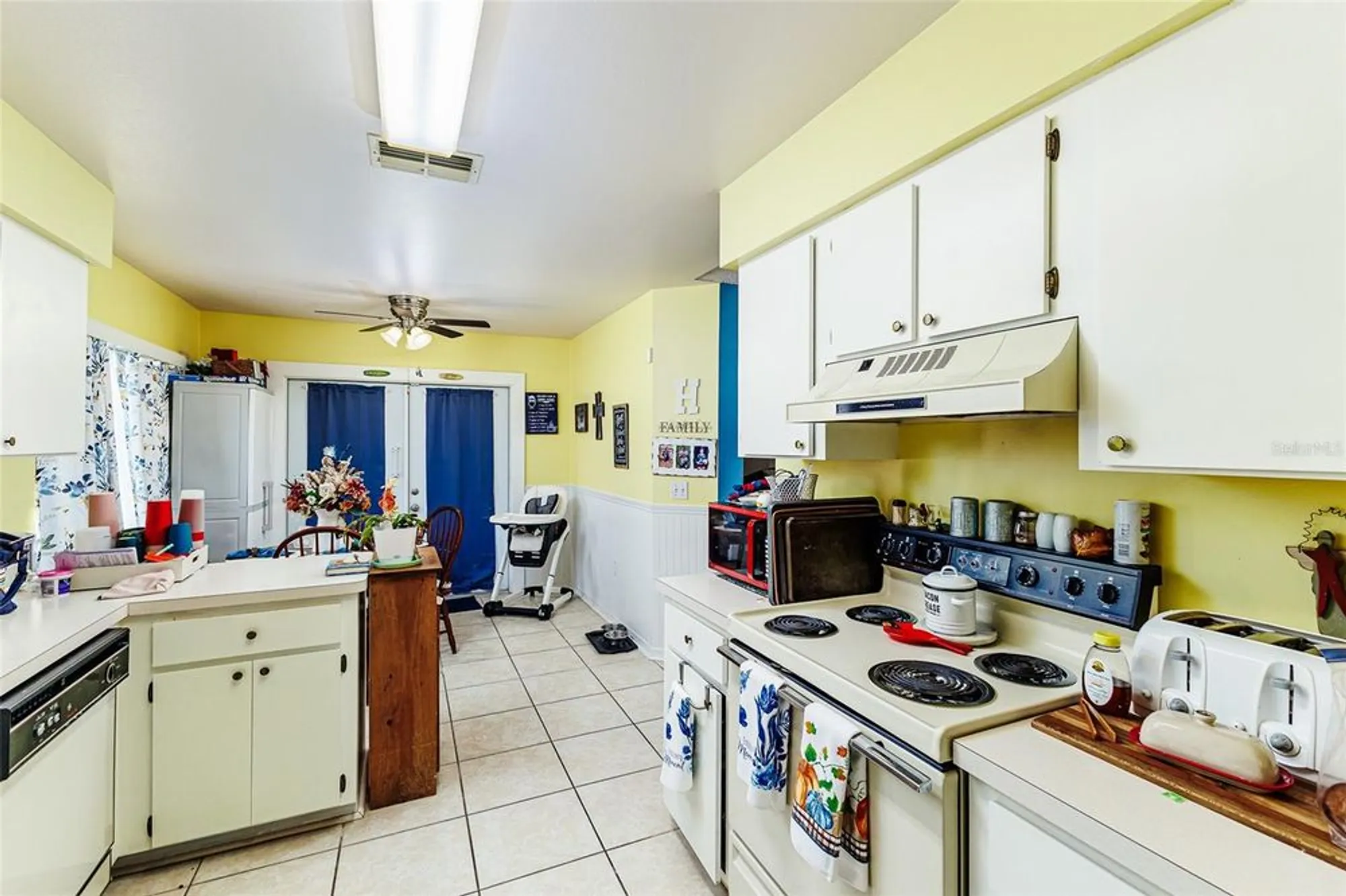Property Slideshow image 4 of 29 | 1836 prairie dunes cir, Lakeland, FL, 33810