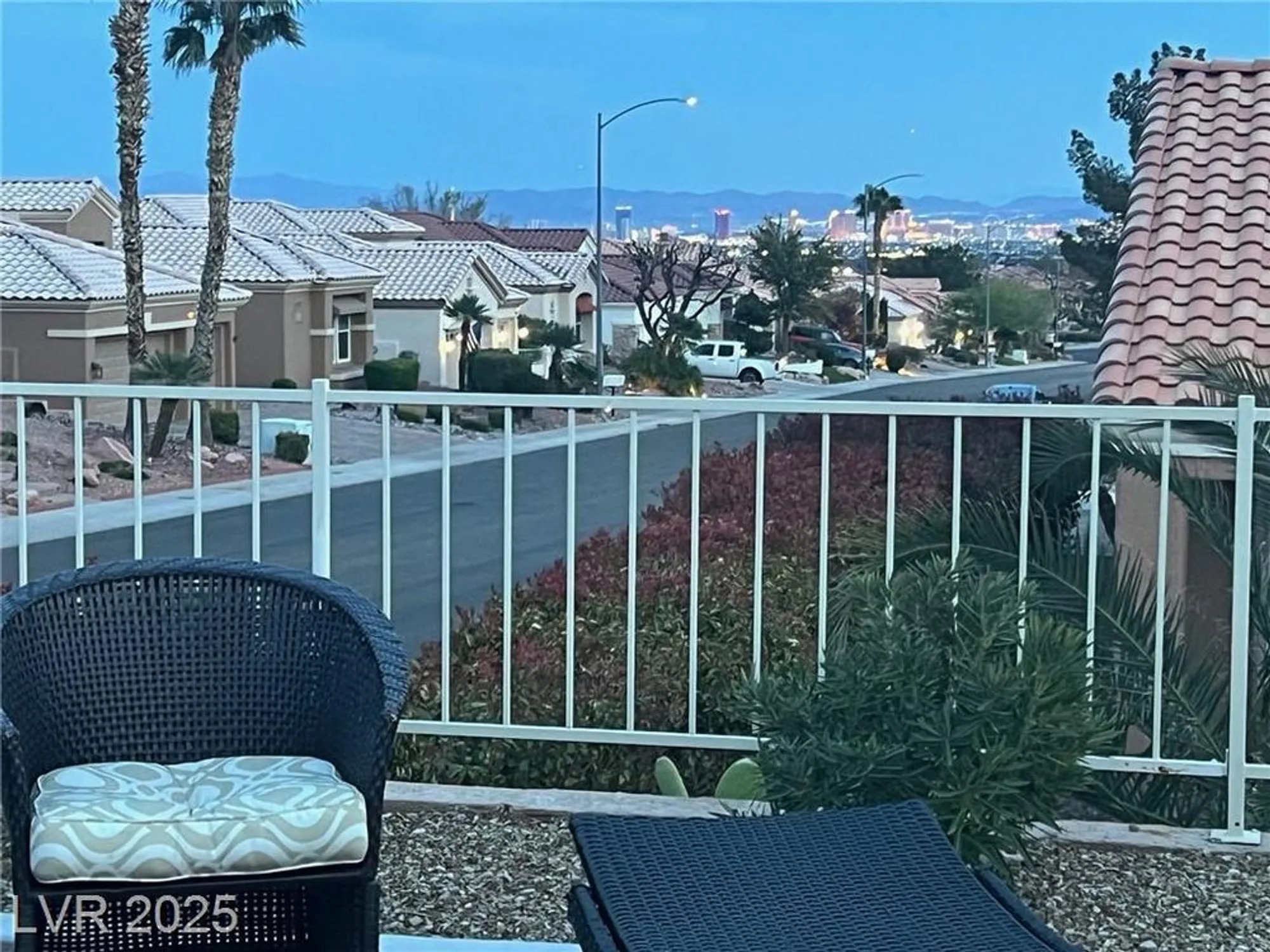 Property Slideshow image 16 of 21 | 2736 darby falls dr, Las Vegas, NV, 89134