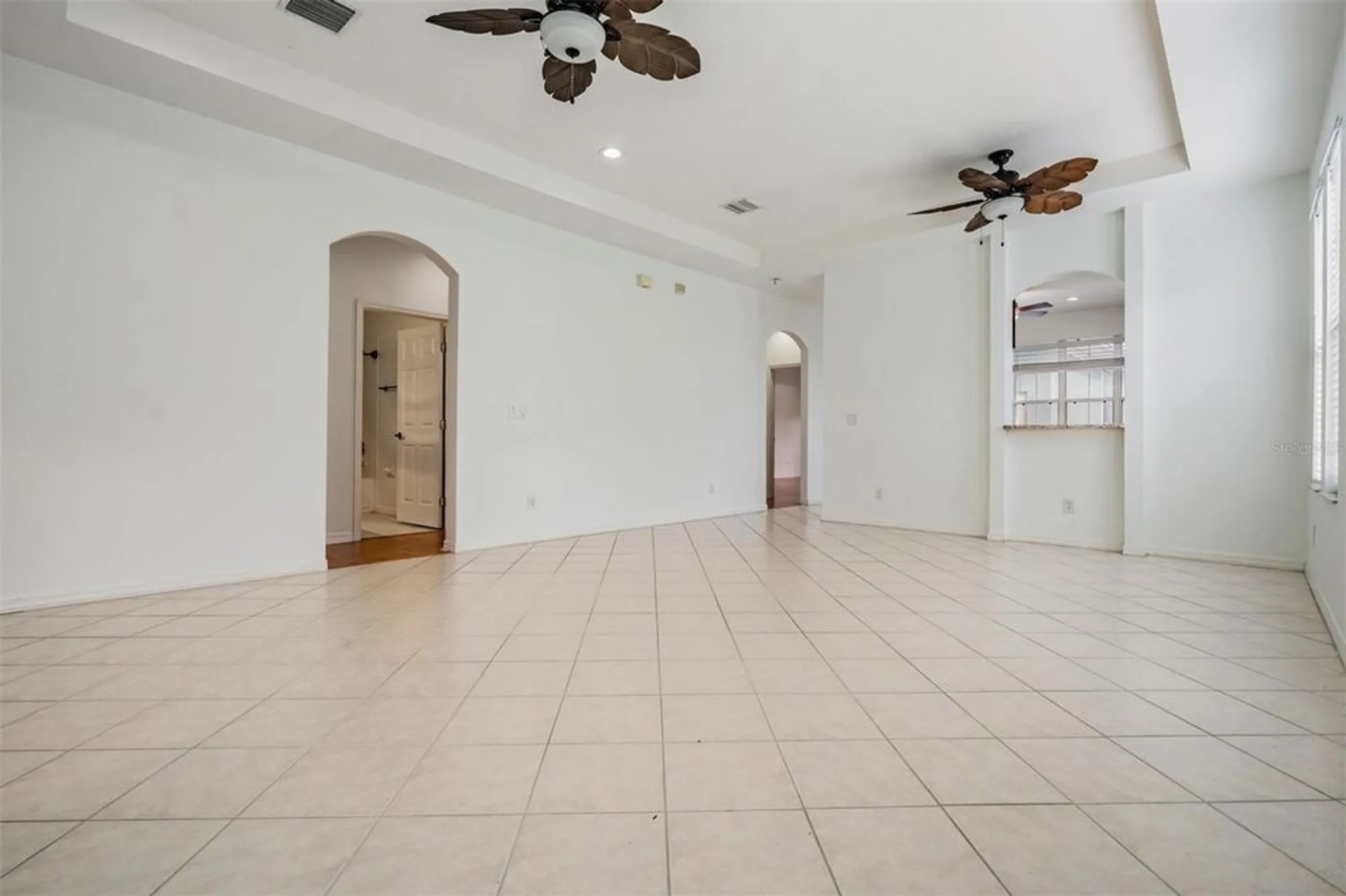 Property Slideshow image 6 of 43 | 218 summerside ct, Apollo Beach, FL, 33572