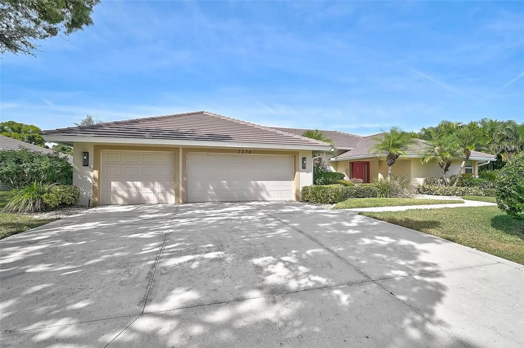 Property Slideshow image 6 of 62 | 7570 links ct, Sarasota, FL, 34243