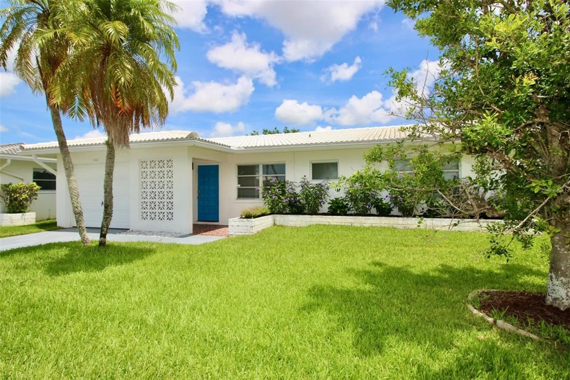 Property Slideshow image 2 of 47 | 3643 mainlands blvd, Pinellas Park, FL, 33782