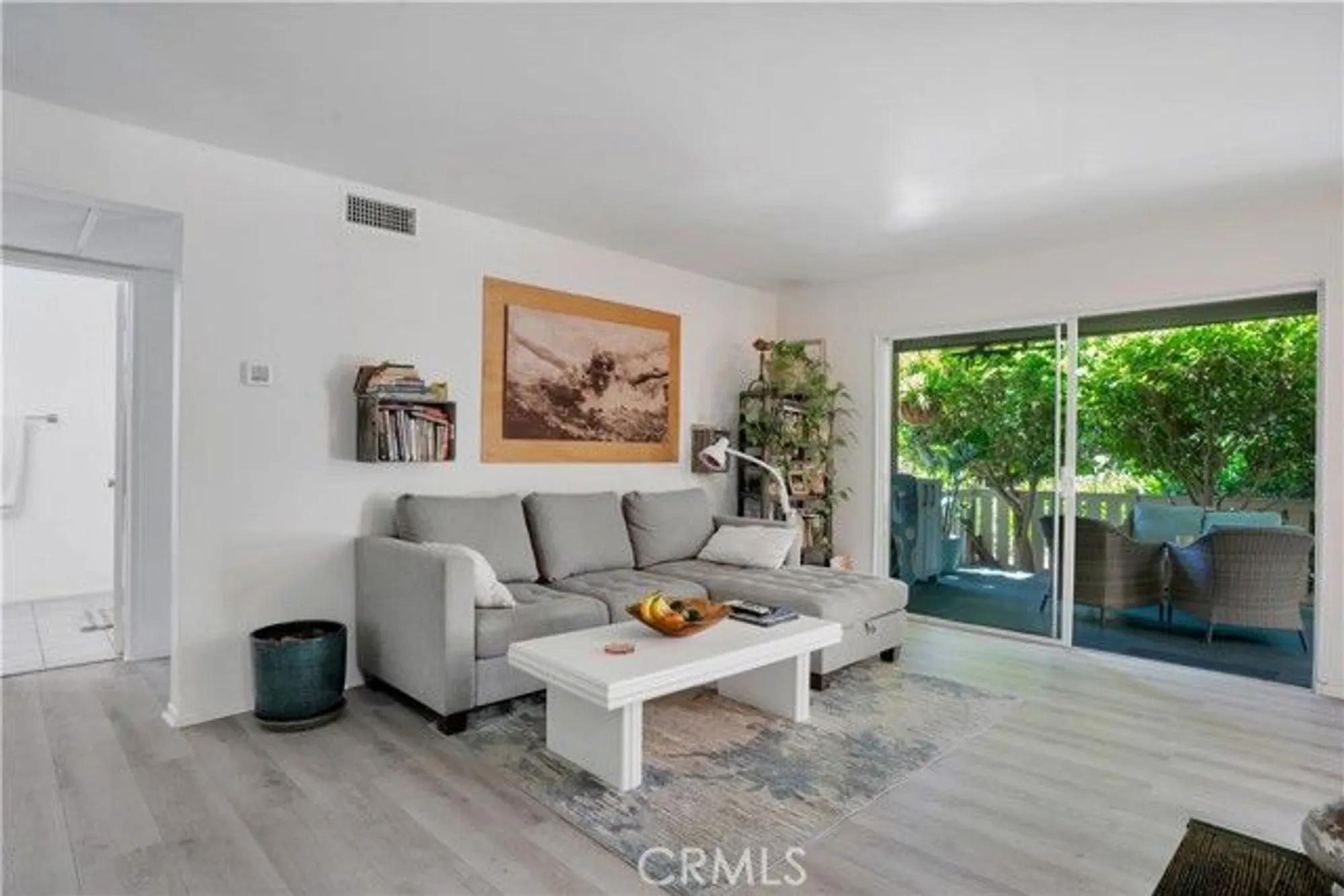Property Slideshow image 2 of 22 | 291 sequoia ct apt 13, Thousand Oaks, CA, 91360