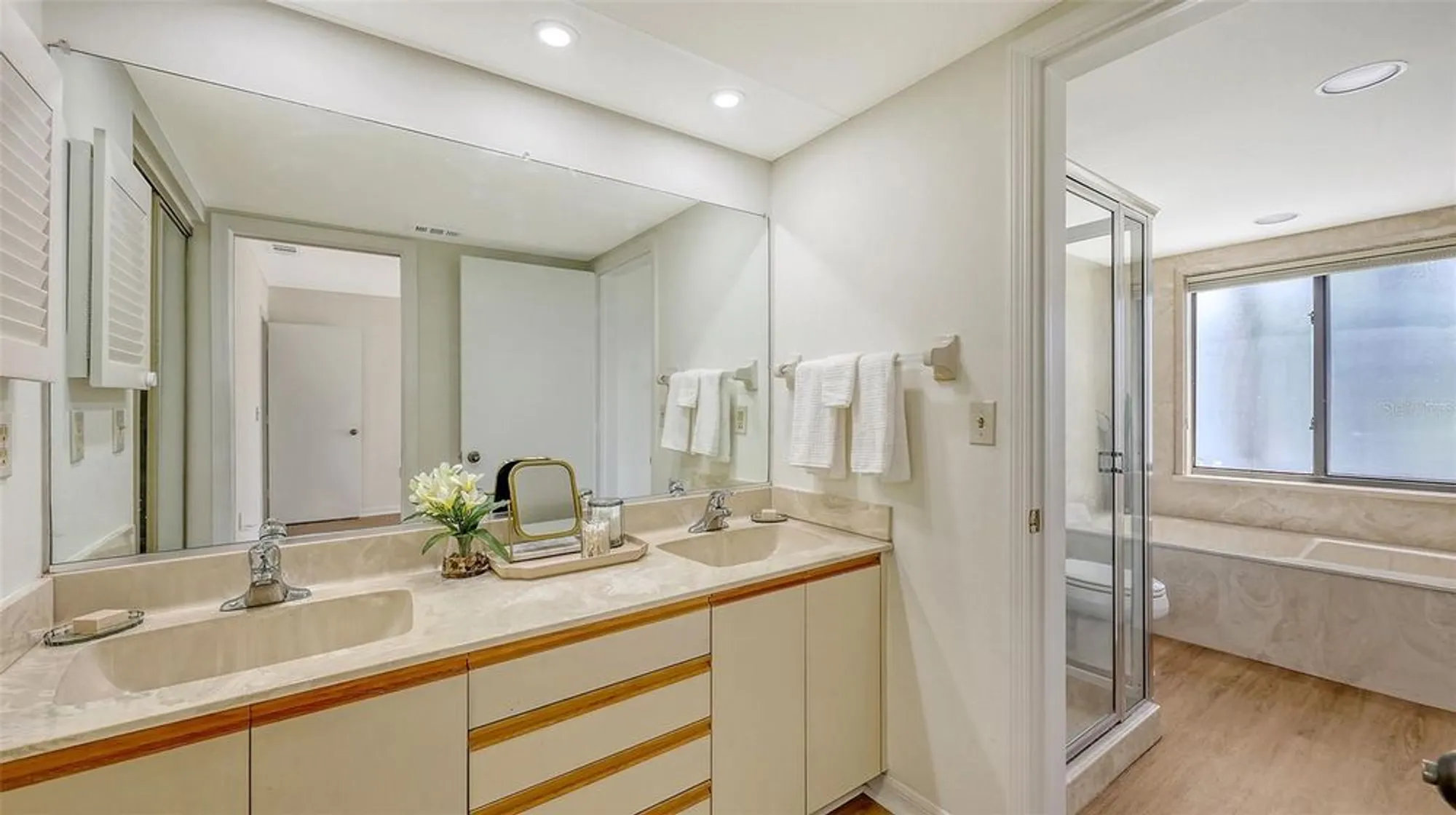 Property Slideshow image 18 of 39 | 5223 heron way # 104, Sarasota, FL, 34231