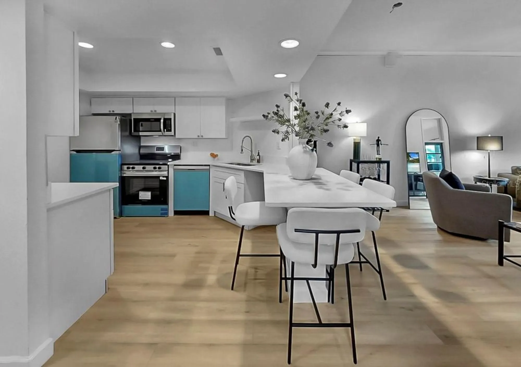 Property Slideshow image 12 of 58 | 7400 sun island dr 105, South Pasadena, FL, 33707