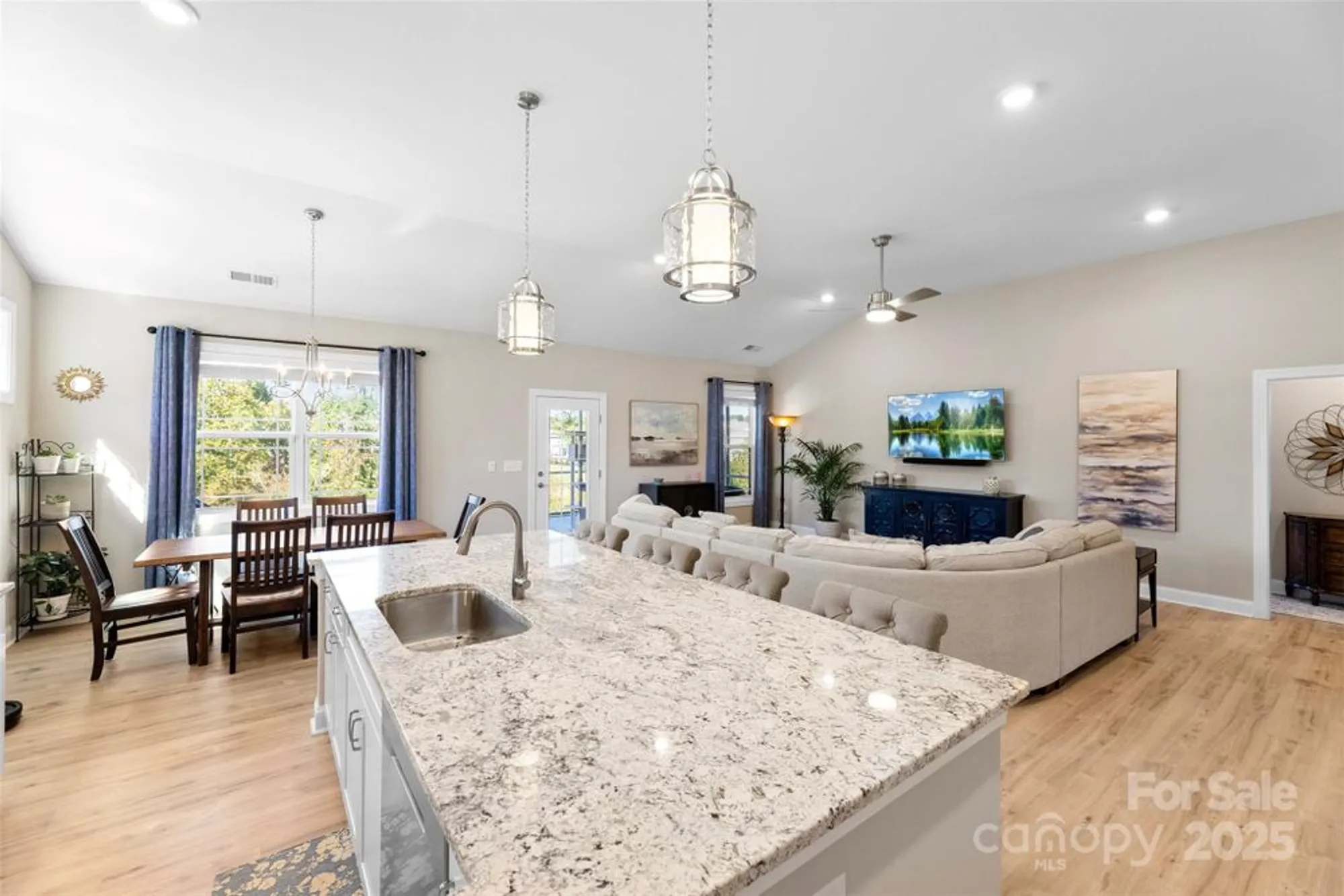 Property Slideshow image 12 of 35 | 5743 notch peak ave, Fort Mill, SC, 29707