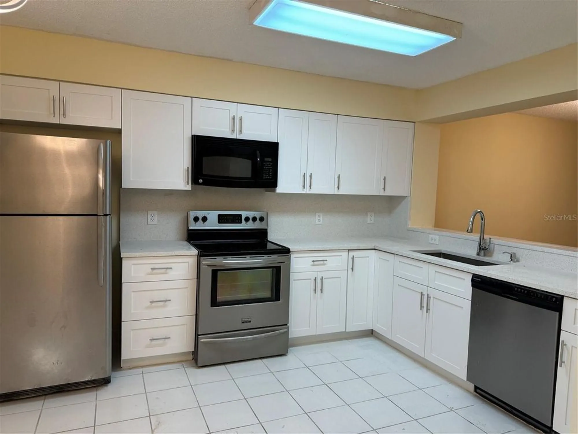 Property Slideshow image 2 of 28 | 7513 trent dr 107, Tamarac, FL, 33321