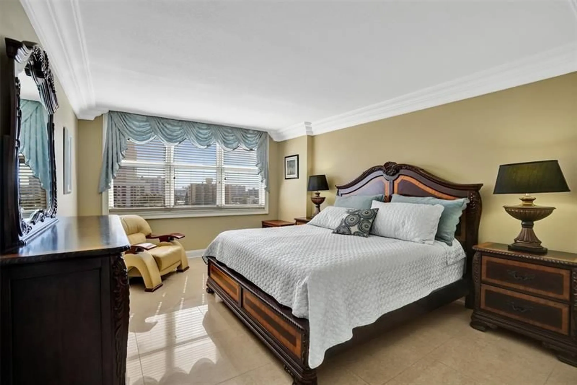 Property Slideshow image 9 of 45 | 1012 n ocean blvd 711, Pompano Beach, FL, 33062