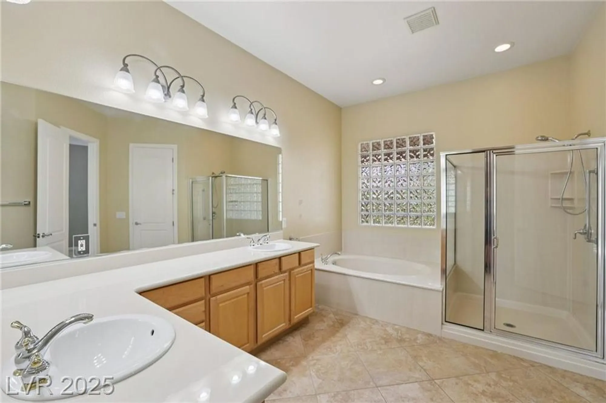 Property Slideshow image 38 of 46 | 2318 shorewood hills ave, Henderson, NV, 89052