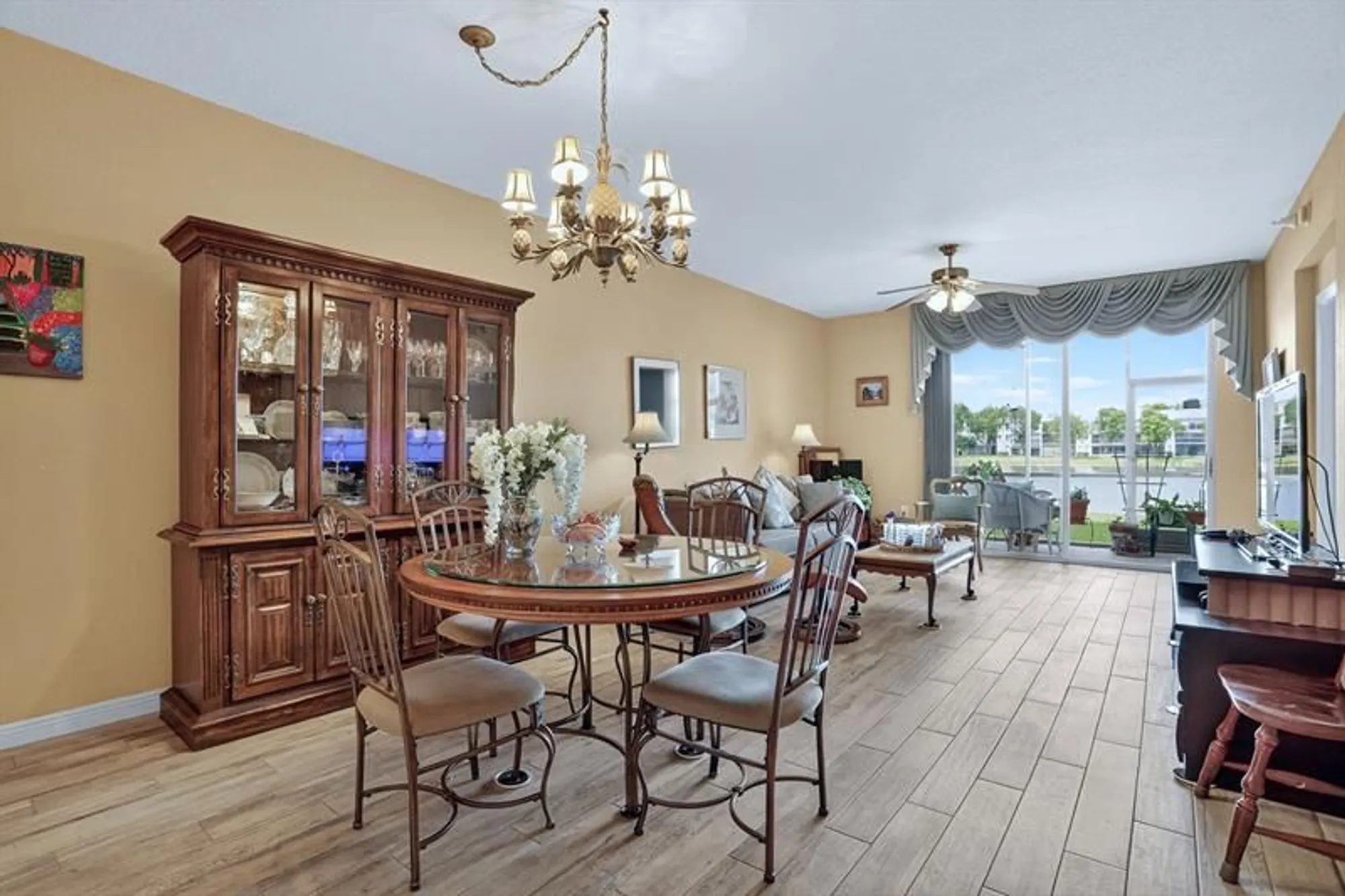 Property Slideshow image 10 of 31 | 7635 southampton ter 117, Tamarac, FL, 33321