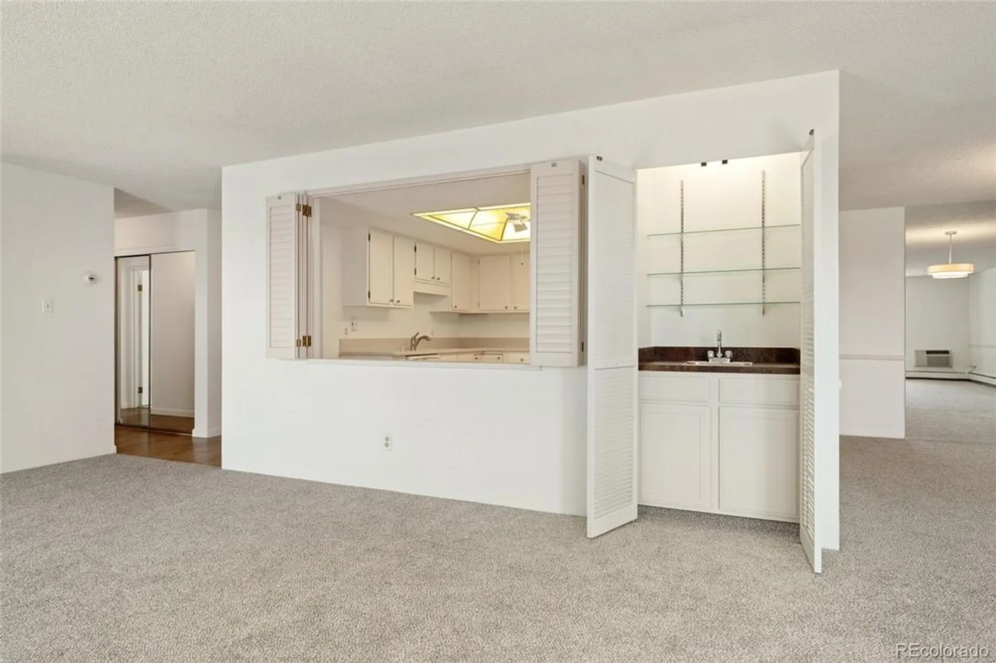 Property Slideshow image 9 of 43 | 13890 e marina dr 606, Aurora, CO, 80014