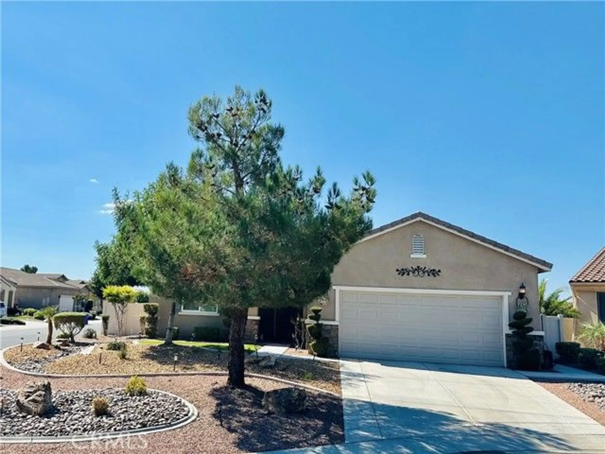 Property Slideshow image 26 of 30 | 19369 glaslyn ct, Apple Valley, CA, 92308