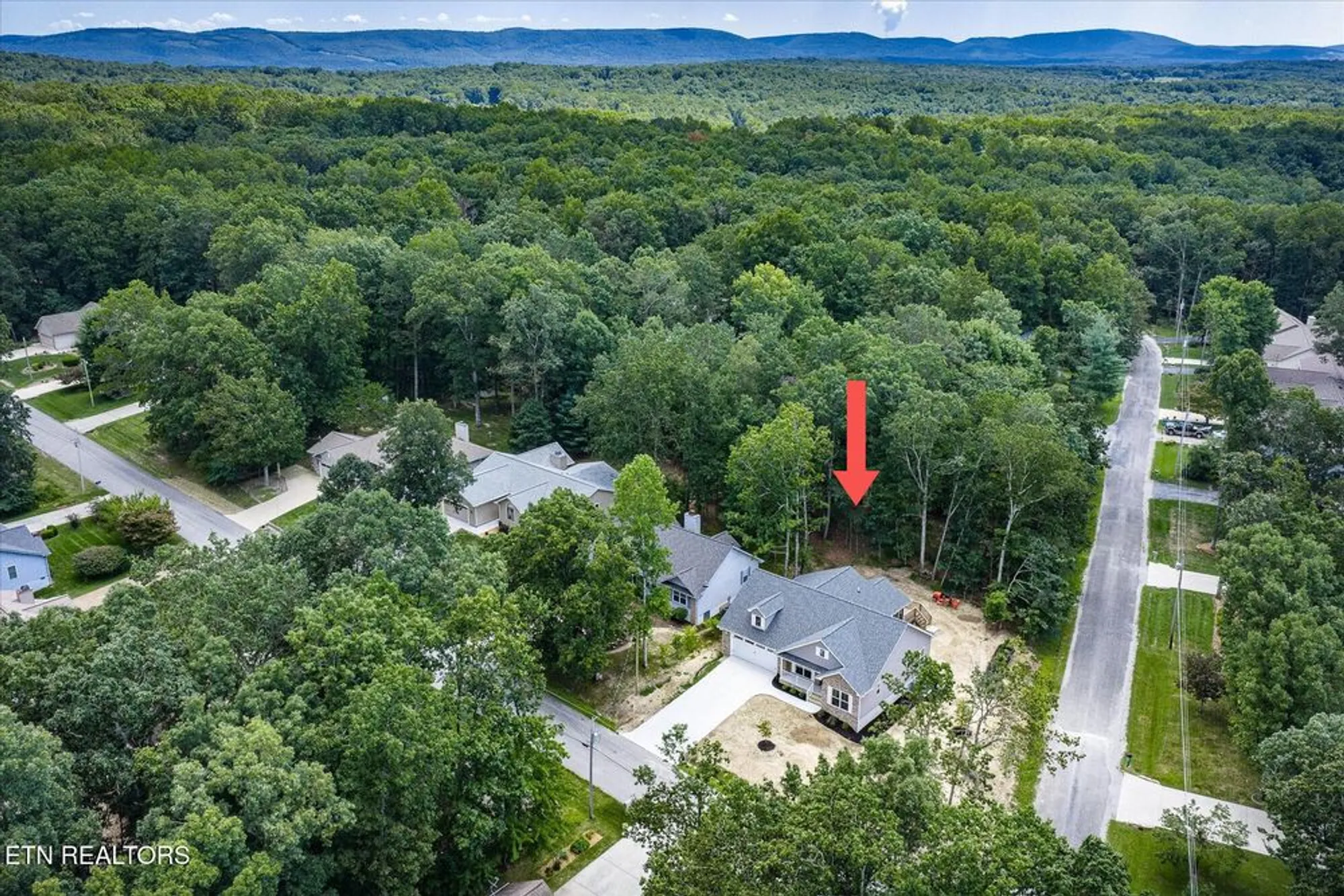 Property Slideshow image 2 of 43 | 145 lakeside dr, Crossville, TN, 38558