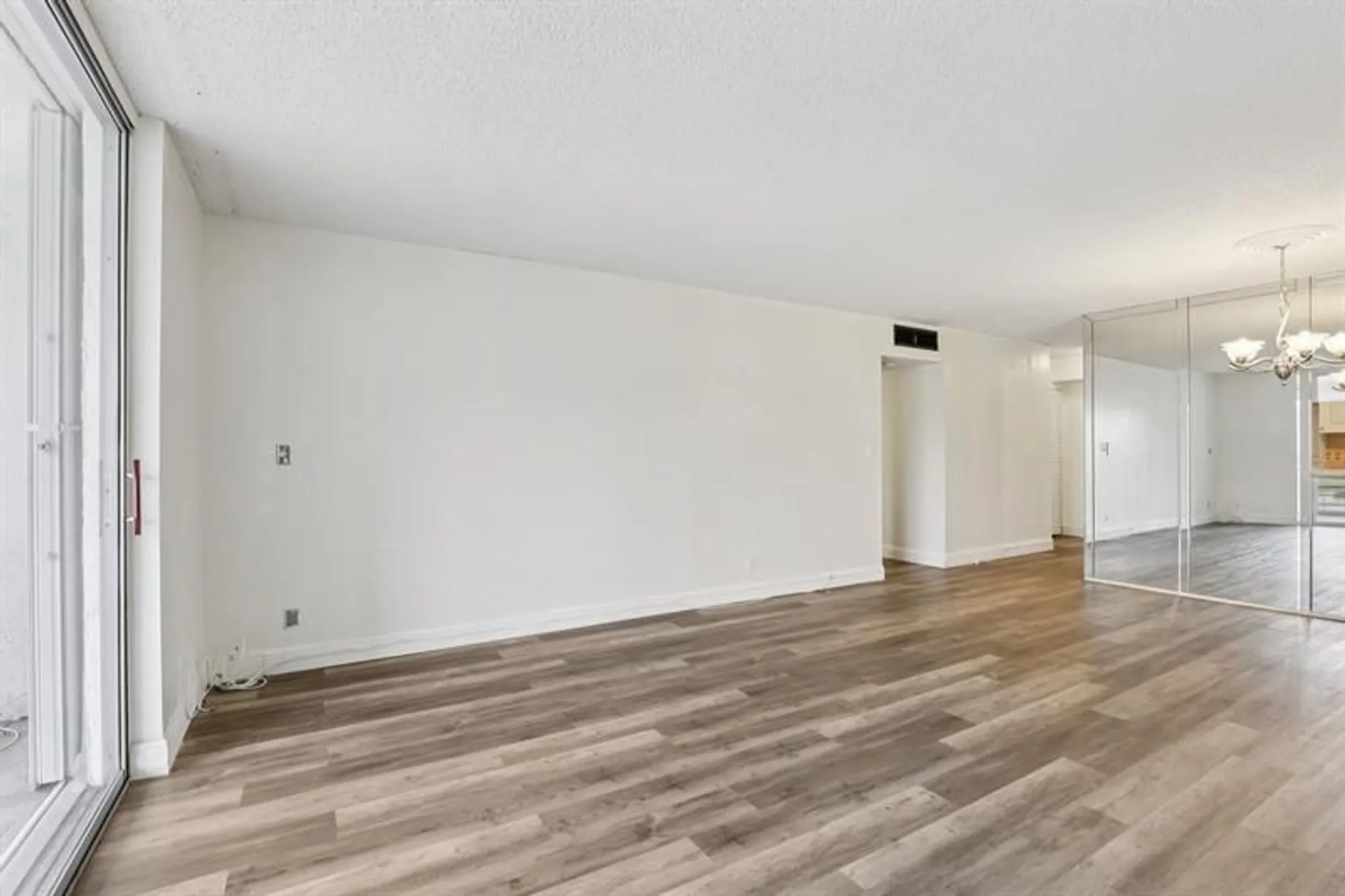 Property Slideshow image 7 of 39 | 1024 se 4th ave 204, Dania Beach, FL, 33004