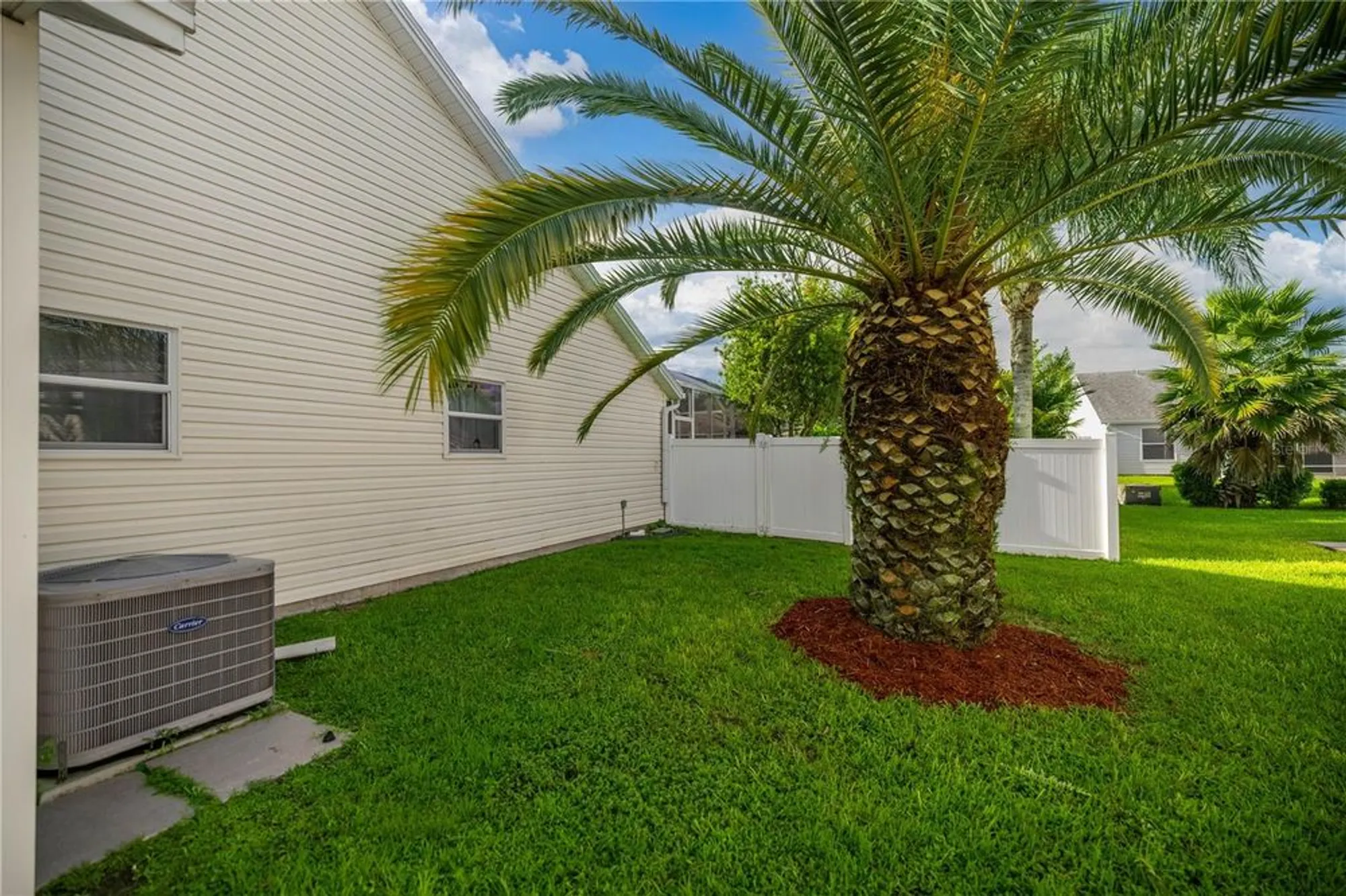 Property Slideshow image 11 of 34 | 5087 ne 121st ave, Oxford, FL, 34484