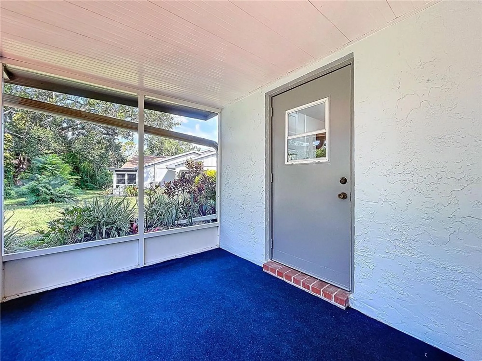 Property Slideshow image 23 of 67 | 505 foxglove cir b, Sun City Center, FL, 33573