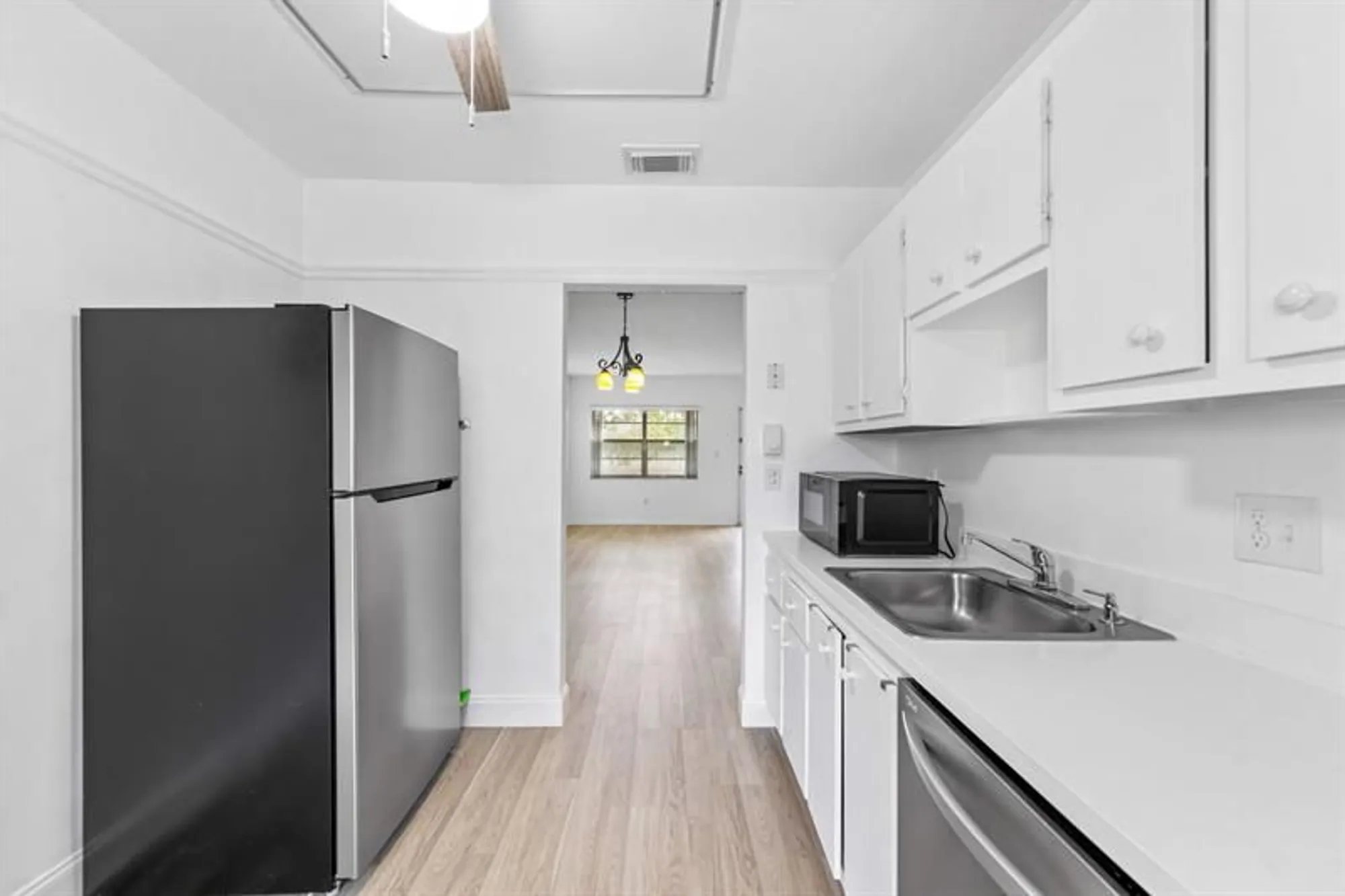 Property Slideshow image 4 of 32 | 7360 nw 1st st apt 205, Margate, FL, 33063