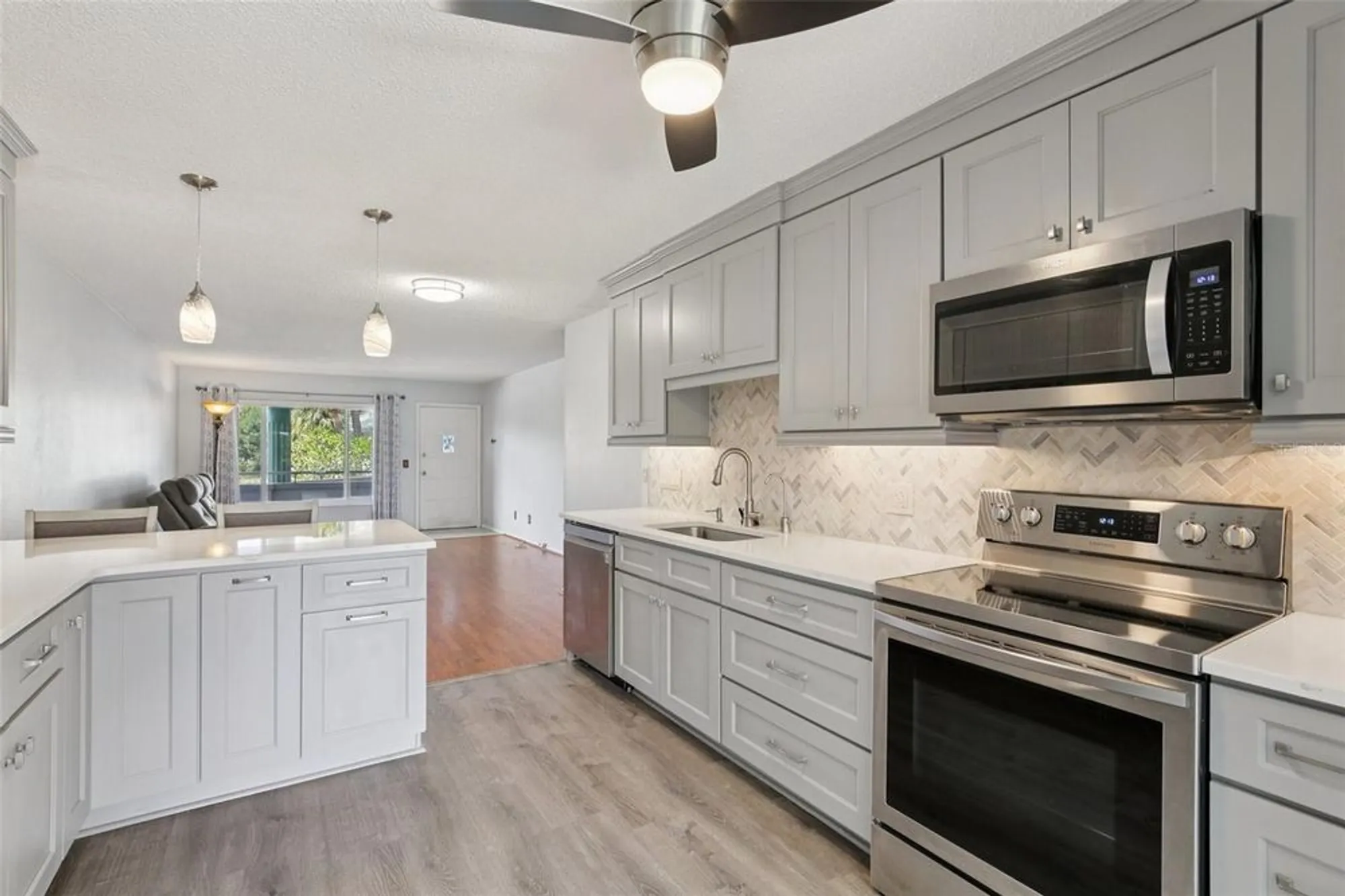 Property Slideshow image 18 of 49 | 2370 jamaican st apt 44, Clearwater, FL, 33763