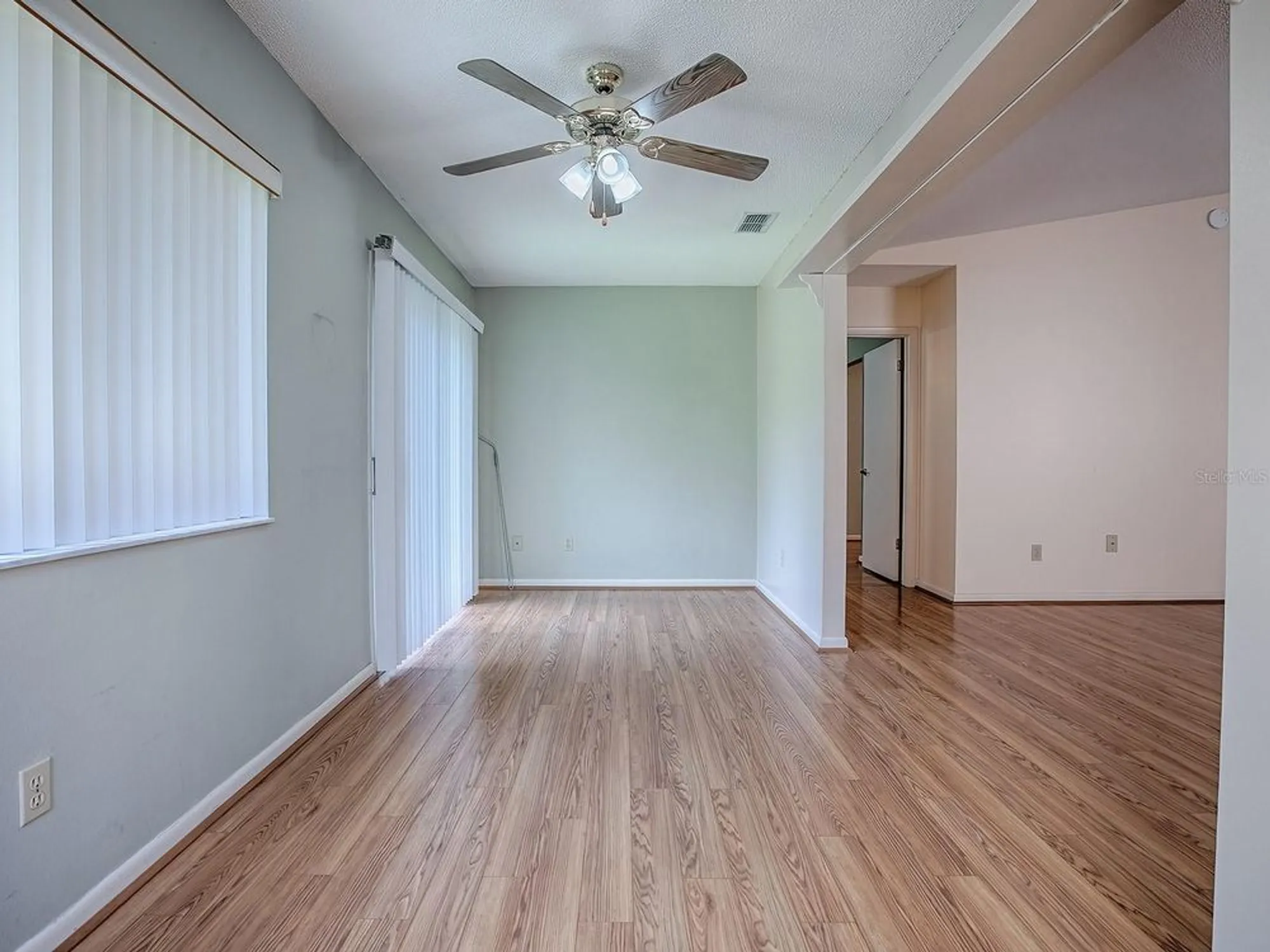 Property Slideshow image 14 of 43 | 642 glen oaks dr, Leesburg, FL, 34748