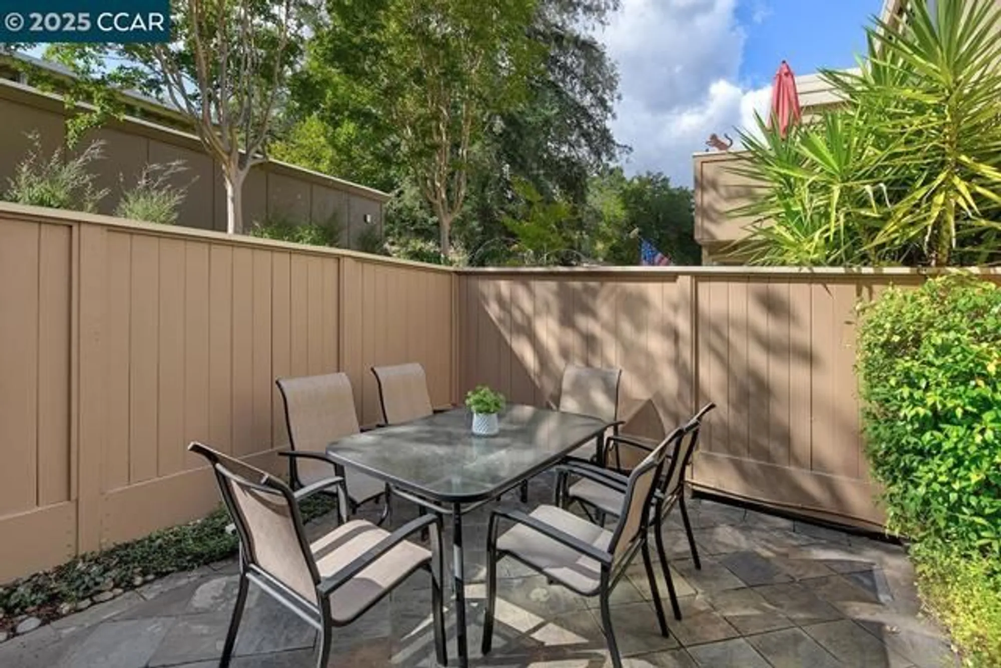 Property Slideshow image 3 of 53 | 1136 rockledge ln apt 6, Walnut Creek, CA, 94595