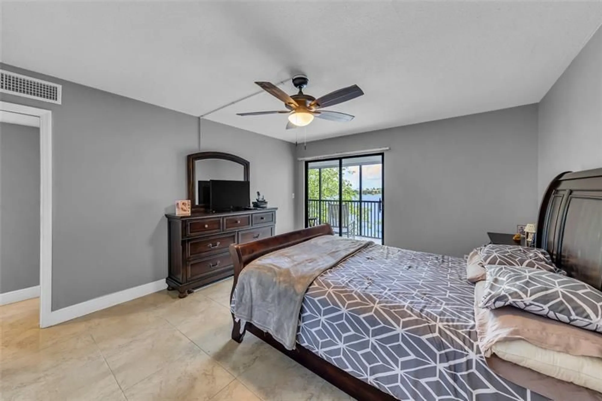 Property Slideshow image 20 of 43 | 7466 ashmont cir # 303, Tamarac, FL, 33321