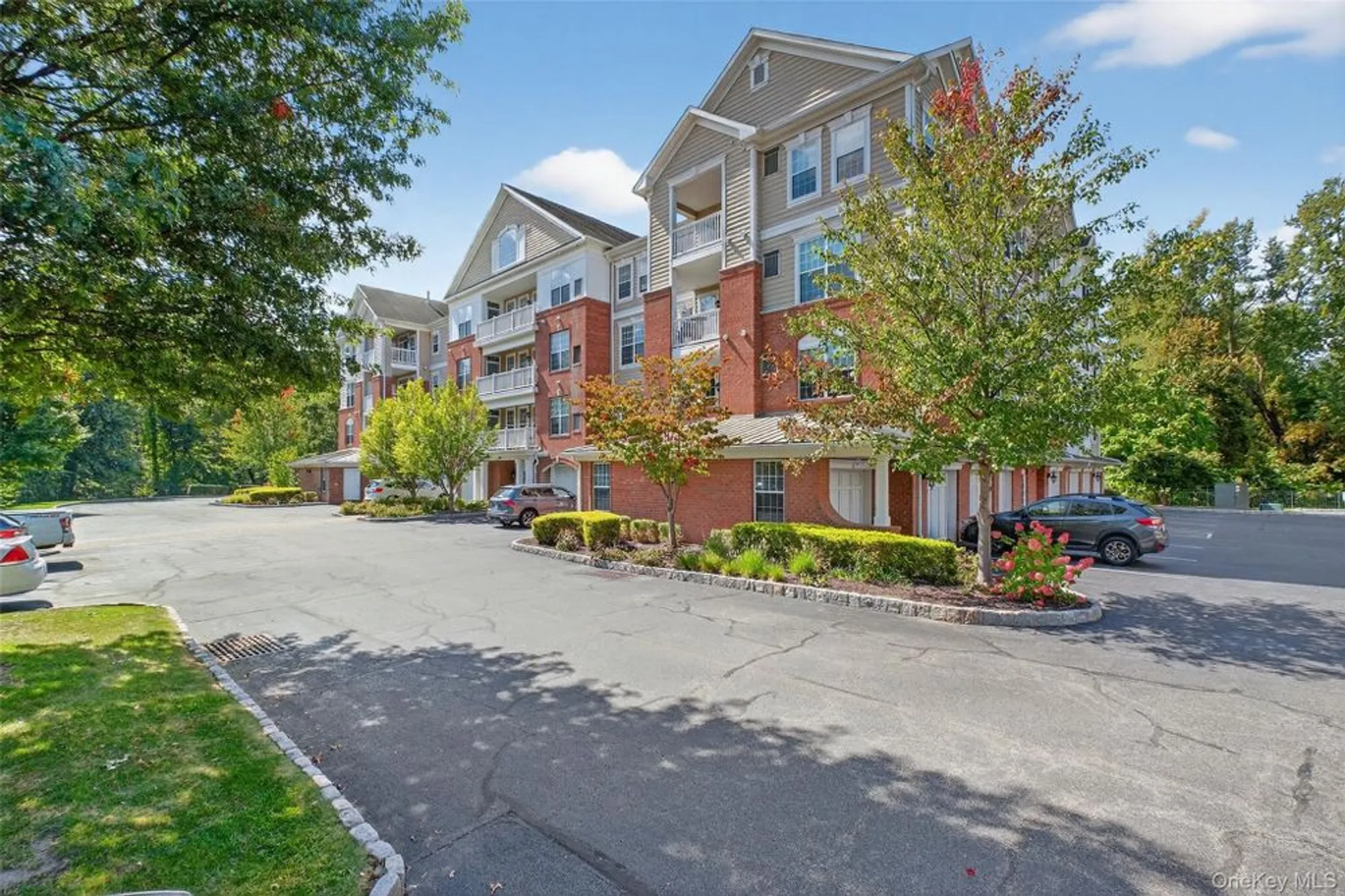 Property Slideshow image 36 of 43 | 423 regency dr, Fishkill, NY, 12524