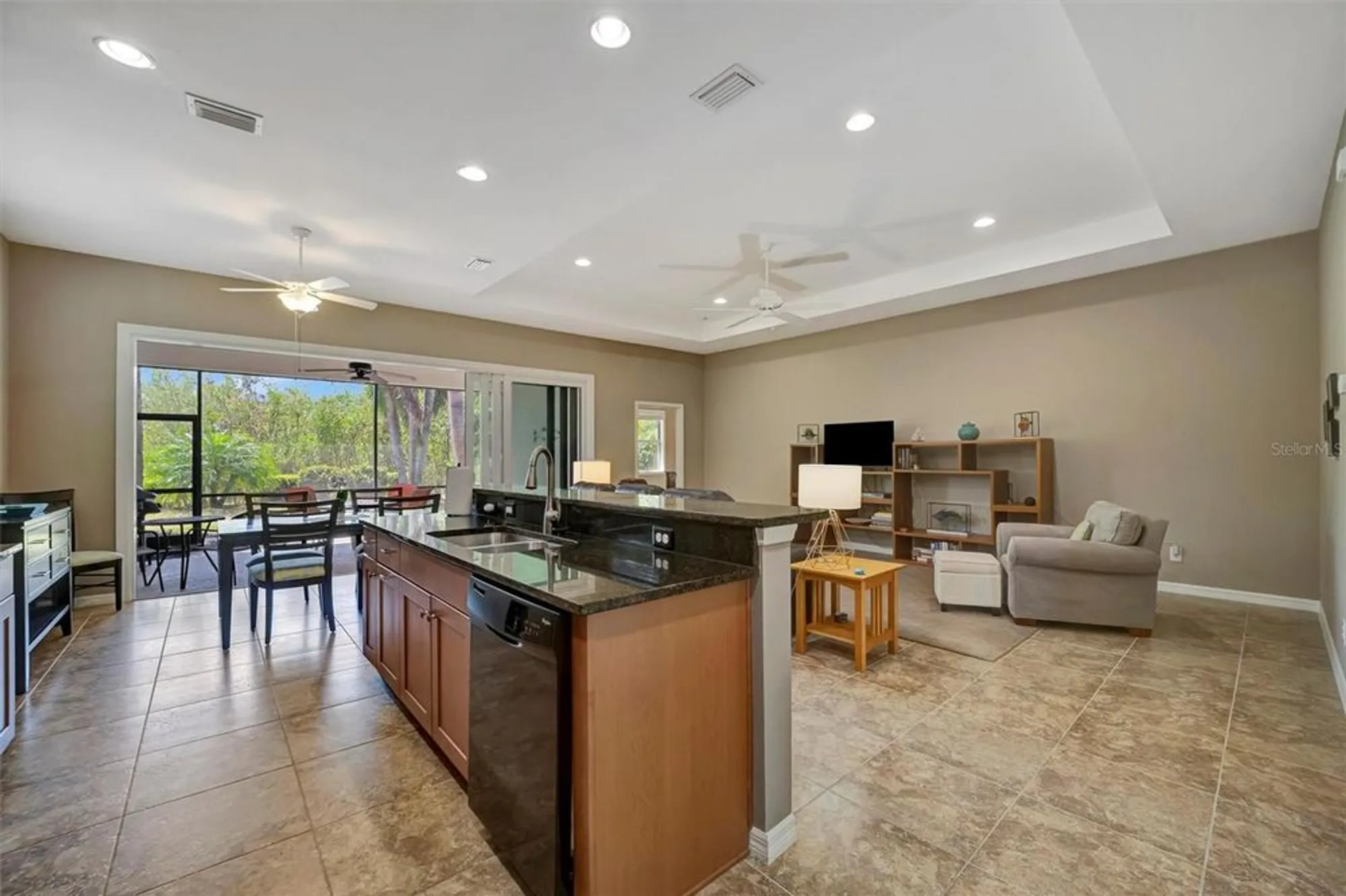 Property Slideshow image 15 of 78 | 5009 lake overlook ave, Bradenton, FL, 34208