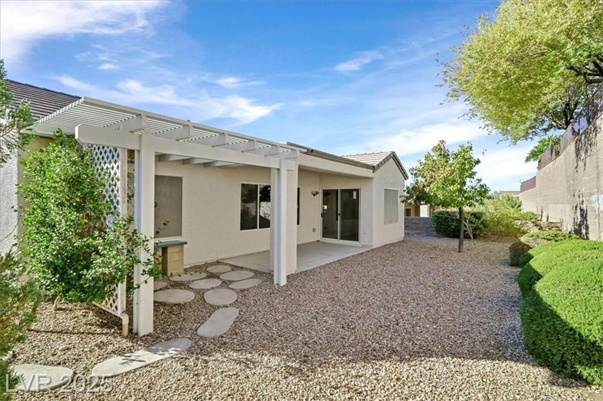 Property Slideshow image 23 of 37 | 2026 wildwood lake st, Henderson, NV, 89052