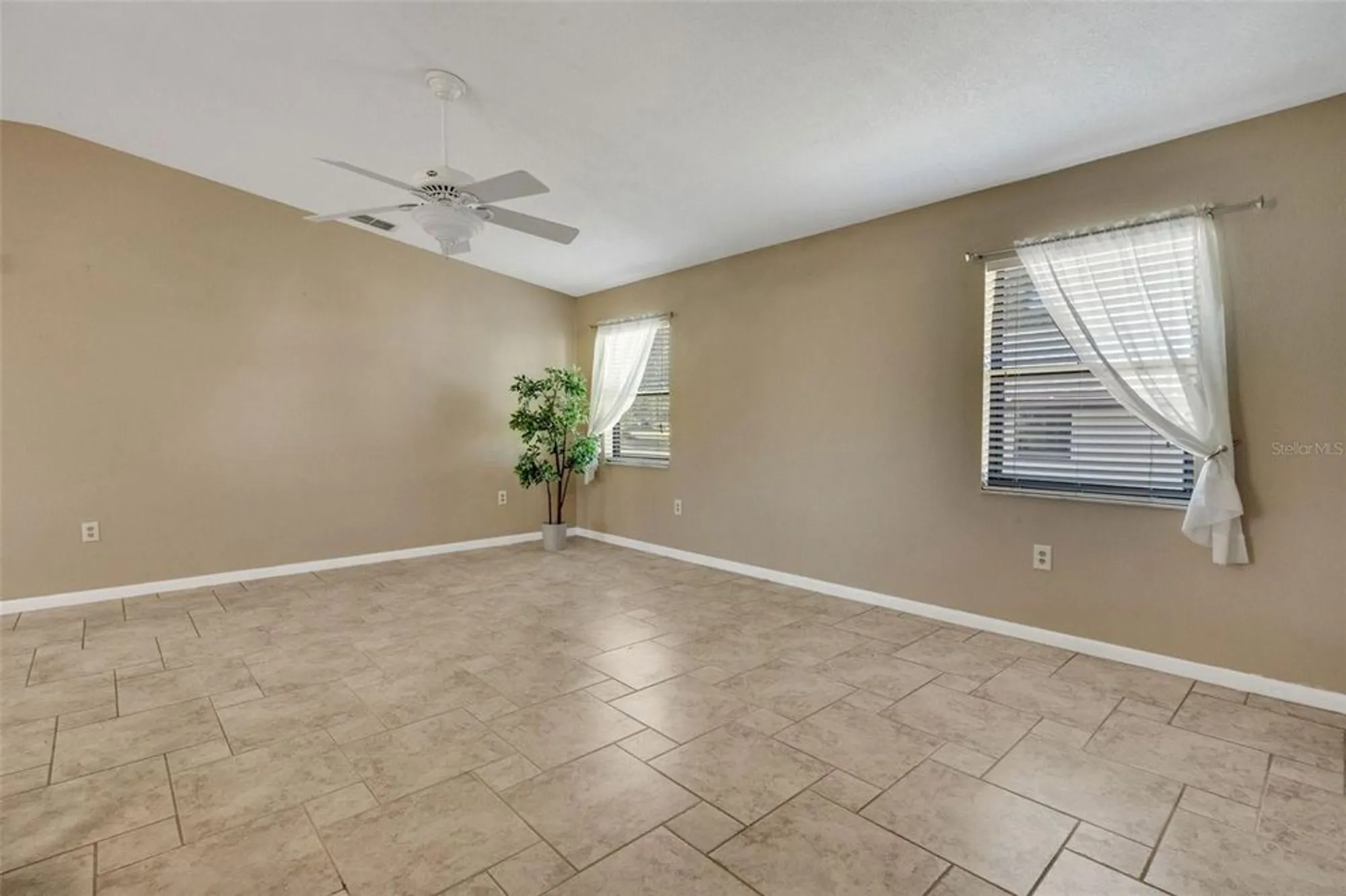 Property Slideshow image 4 of 26 | 3173 sand trap ct, Lakeland, FL, 33810