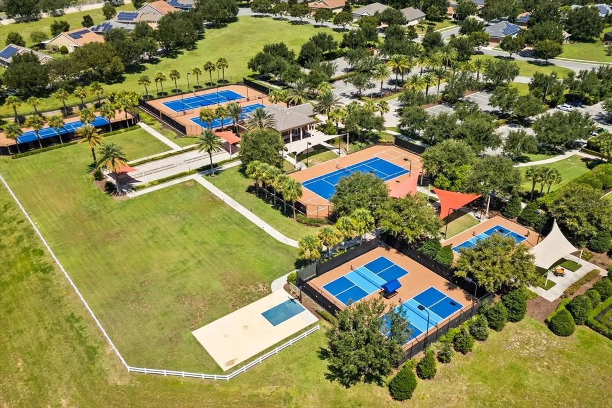 Property Slideshow image 37 of 54 | 100 silver maple rd, Groveland, FL, 34736