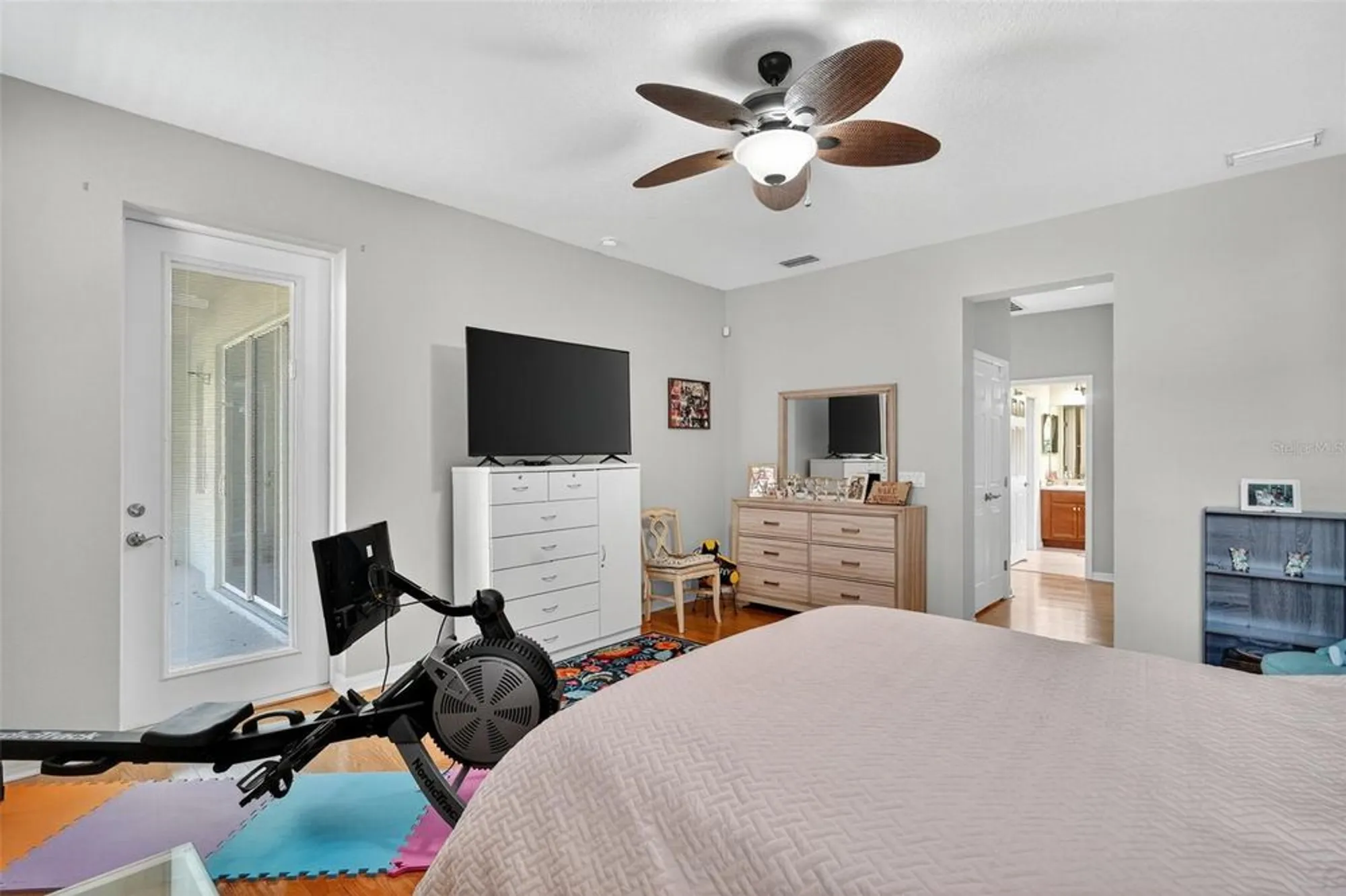 Property Slideshow image 15 of 30 | 26712 augusta springs cir, Leesburg, FL, 34748