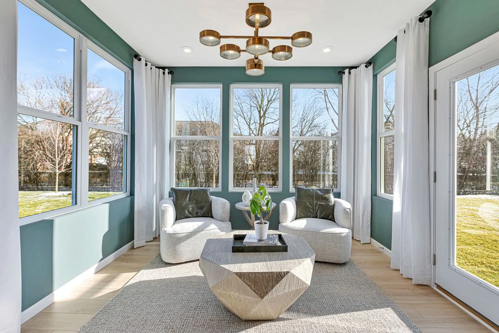 Property Slideshow image 8 of 17 | 3190 peyton cir, Aurora, IL, 60503