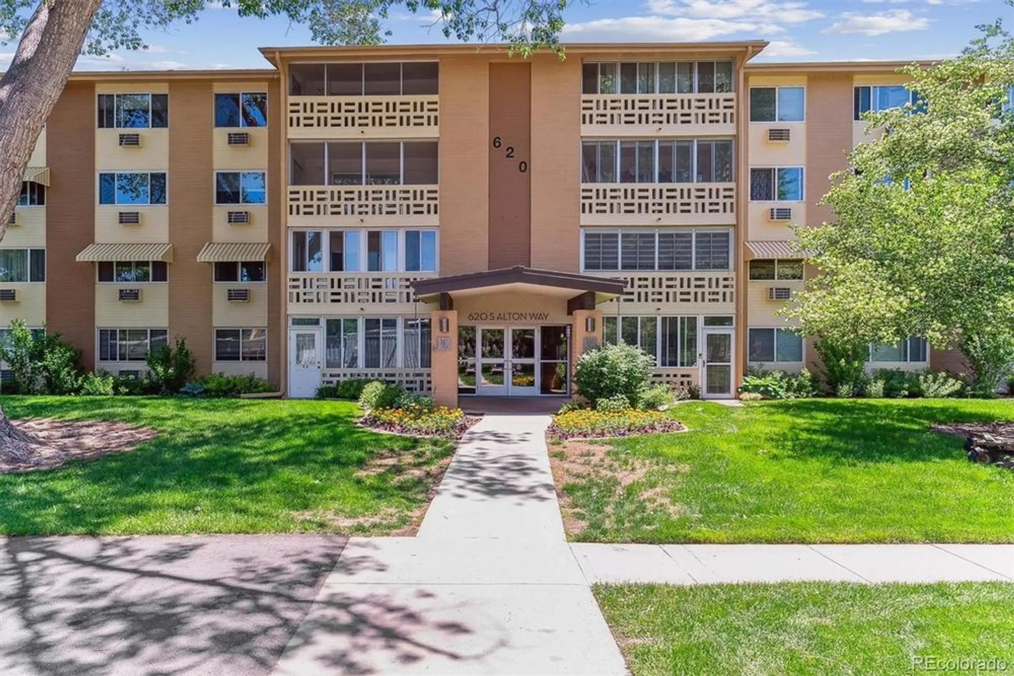 Property Slideshow image 17 of 26 | 620 s alton way 5b, Denver, CO, 80247