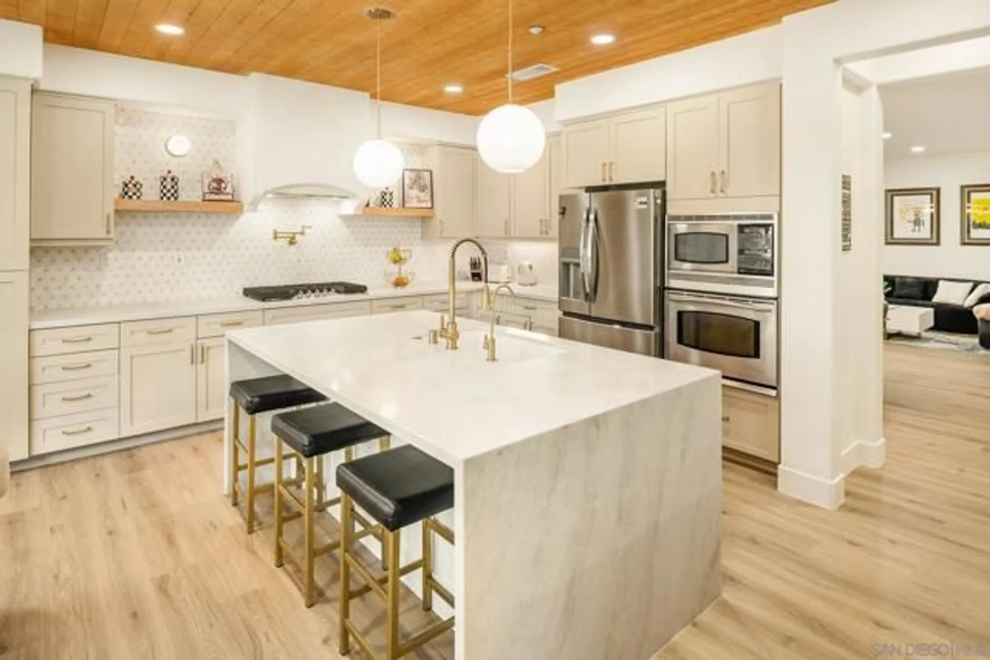 Property Slideshow image 17 of 61 | 10528 pinion trl, Escondido, CA, 92026