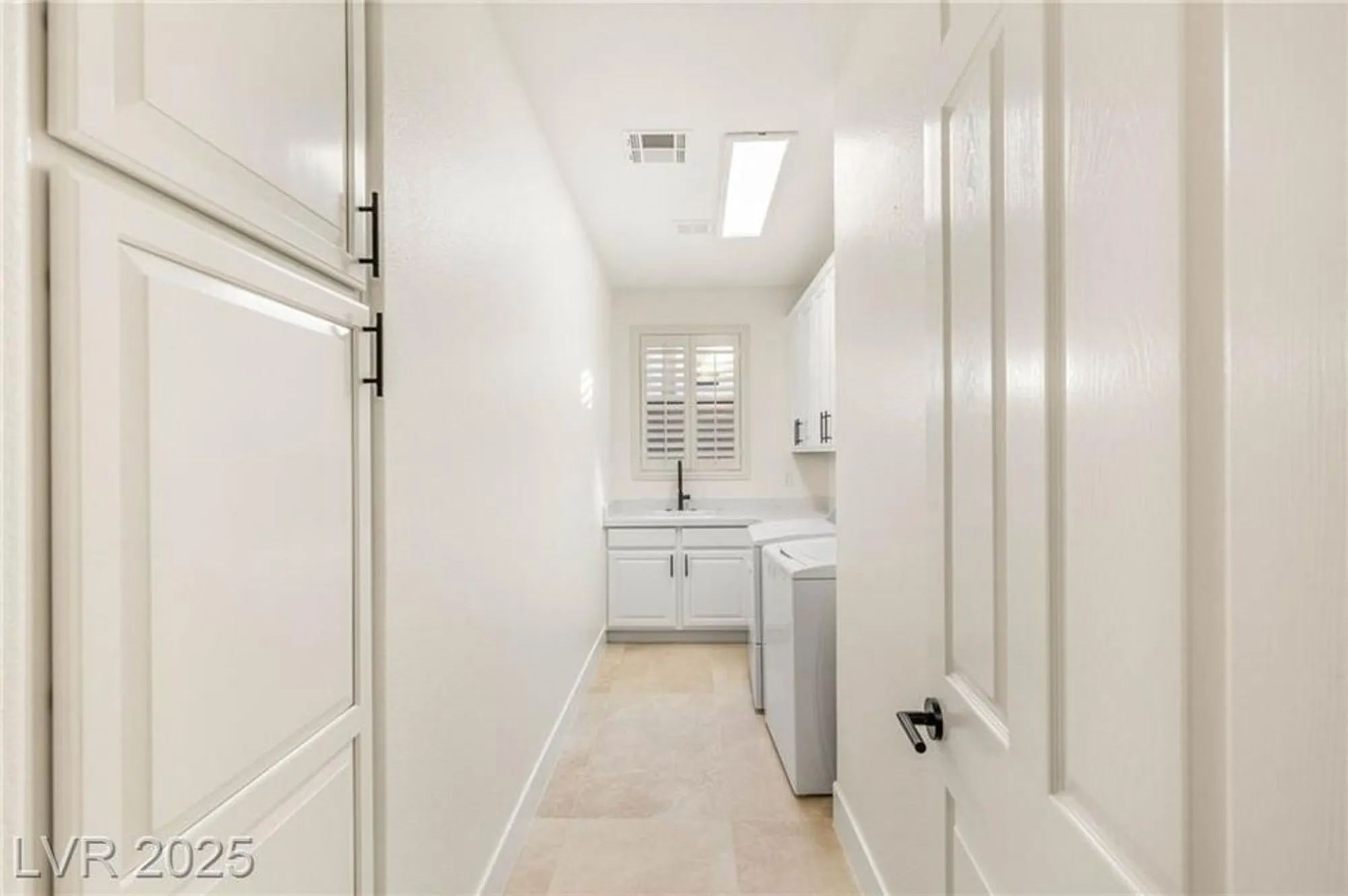 Property Slideshow image 41 of 66 | 4754 riva de romanza st, Las Vegas, NV, 89135