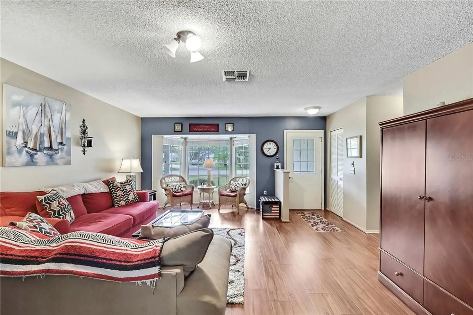 Property Slideshow image 5 of 72 | 6517 ocean pines ln, Spring Hill, FL, 34606