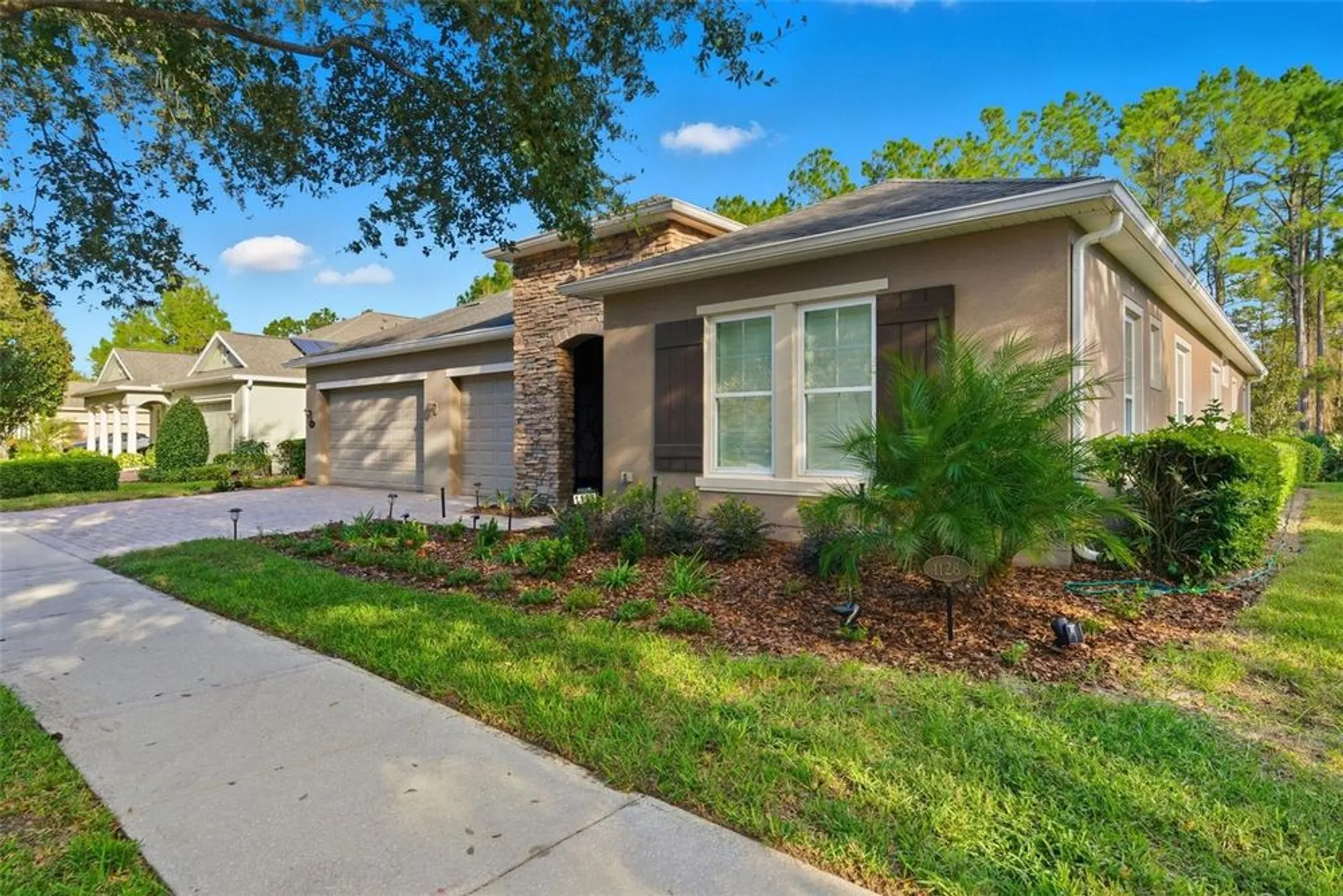 Property Slideshow image 3 of 47 | 1128 heron point way, Deland, FL, 32724