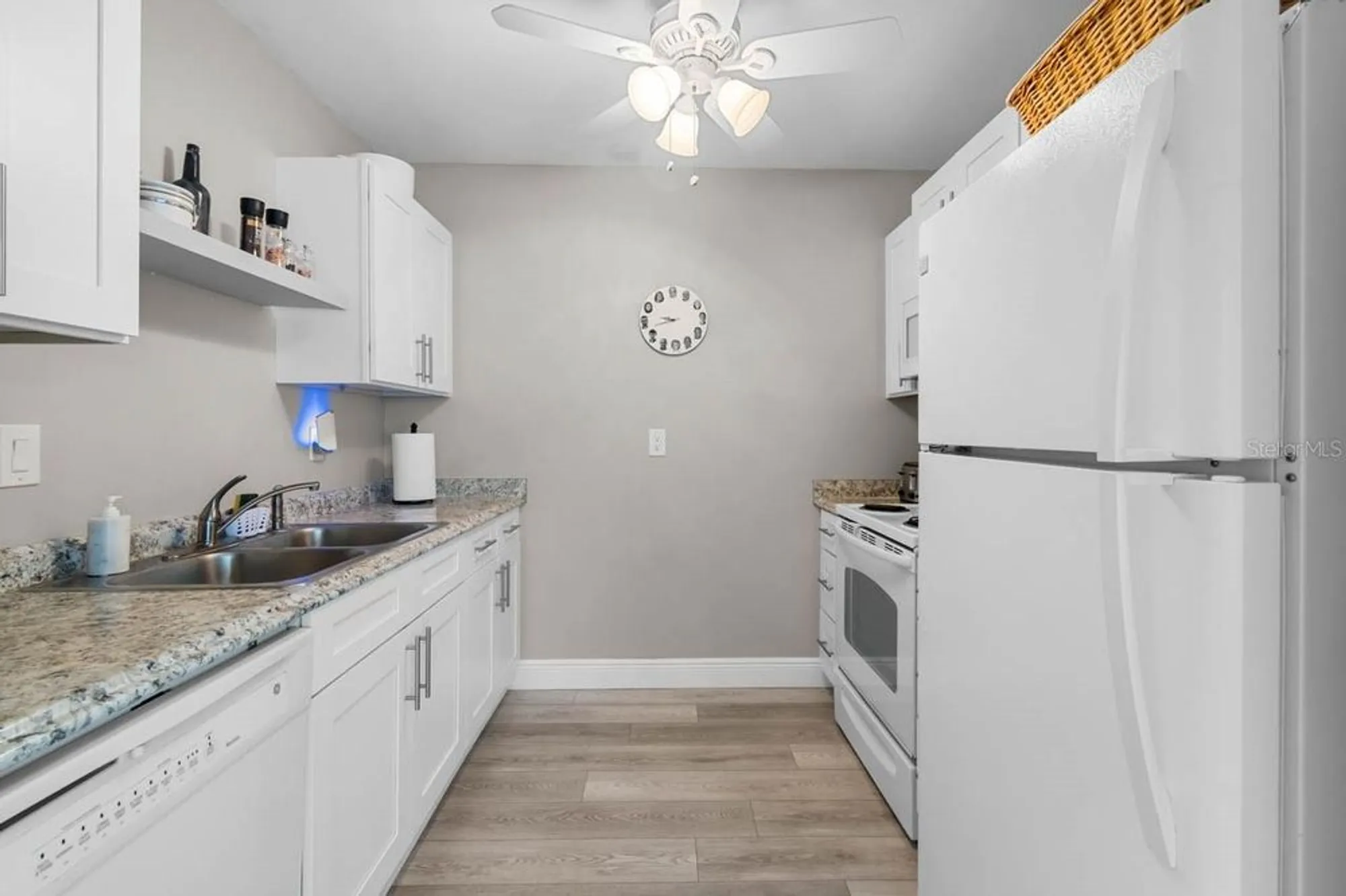 Property Slideshow image 17 of 24 | 226 gloucester blvd # 400, Sun City Center, FL, 33573