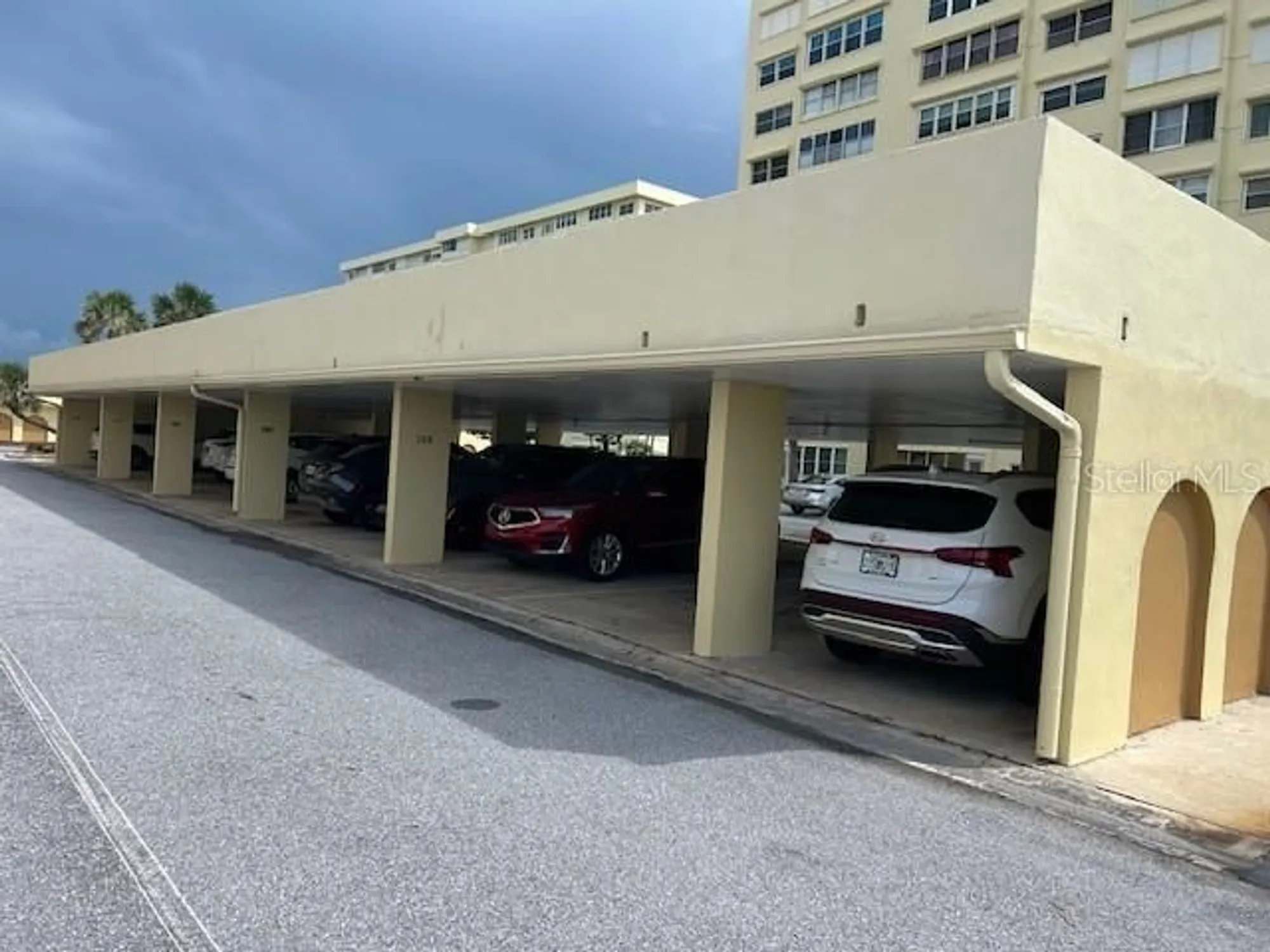 Property Slideshow image 33 of 47 | 4525 cove cir apt 1002, St Petersburg, FL, 33708