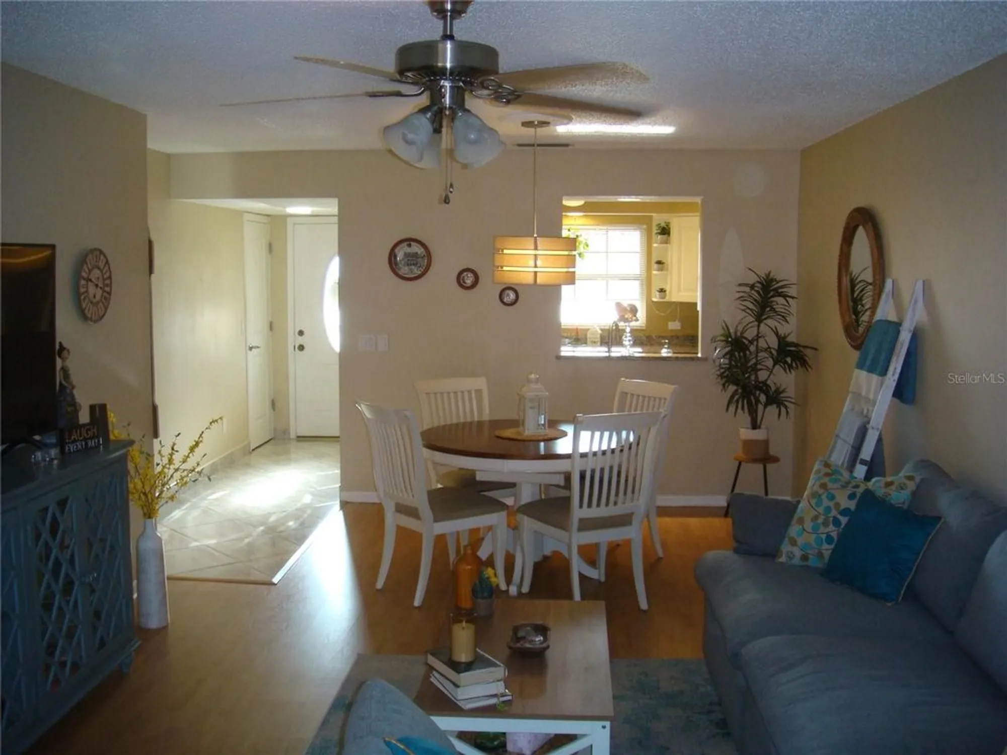 Property Slideshow image 4 of 33 | 19029 us highway 19 n apt 6-13, Clearwater, FL, 33764