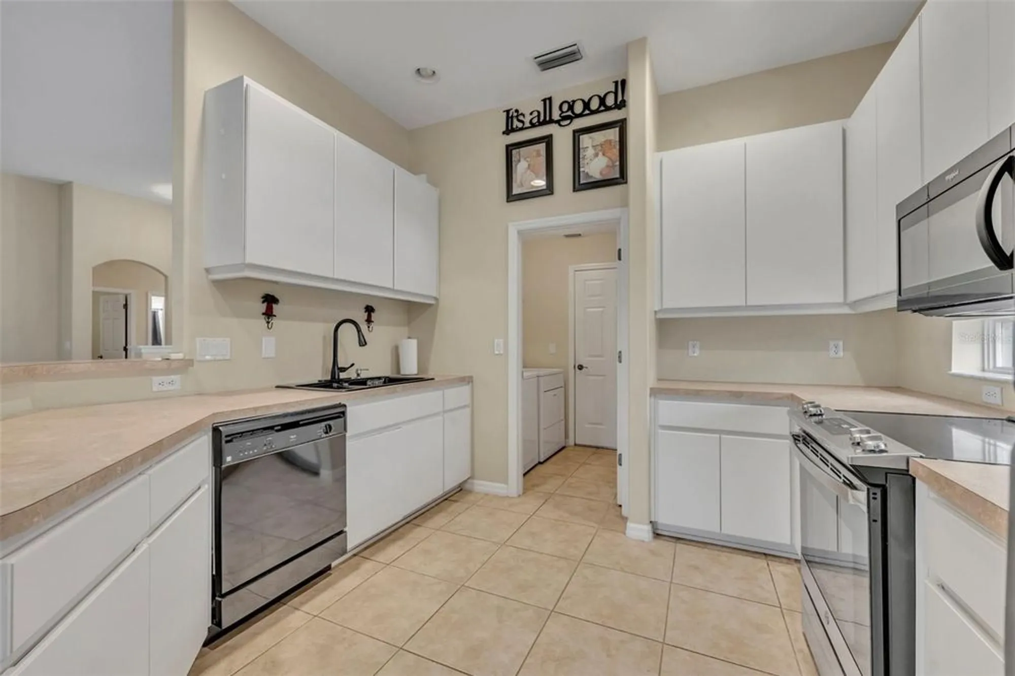 Property Slideshow image 20 of 52 | 5837 bounty cir, Tavares, FL, 32778