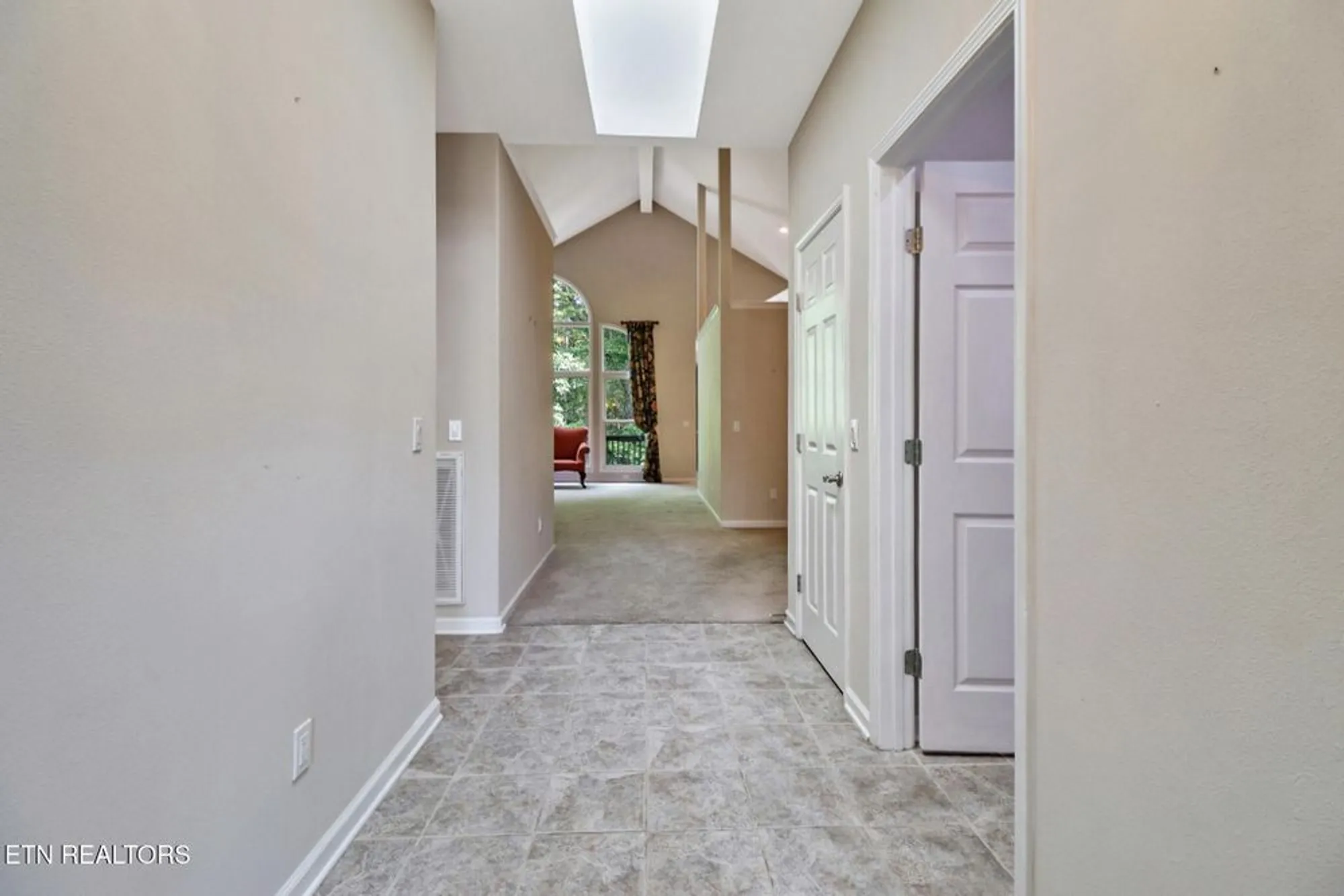 Property Slideshow image 5 of 52 | 123 lafayette pt apt 1, Crossville, TN, 38558